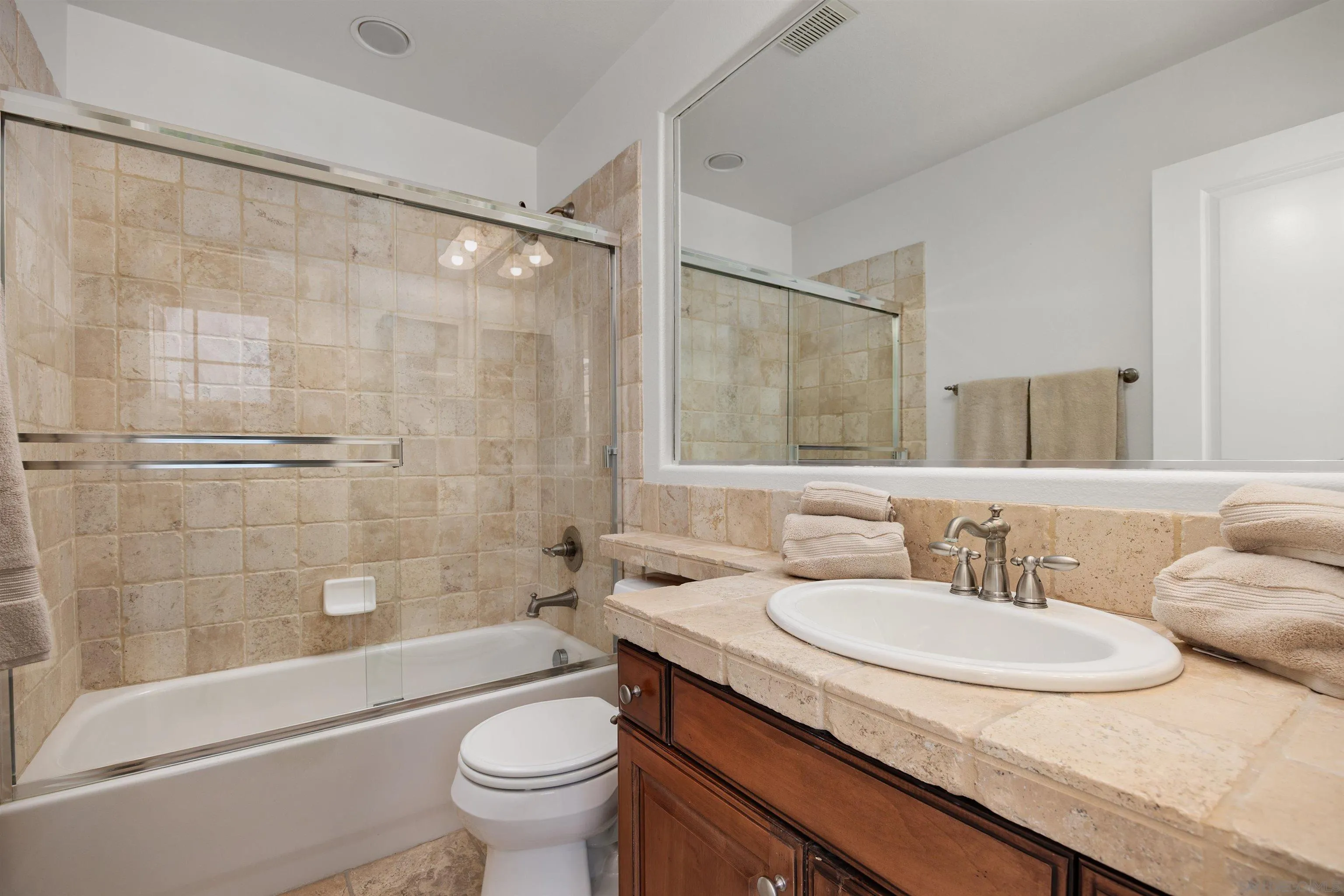 https://cdn.realtyfeed.com/cdn/127/260014152/fabc15ebc29a9e63b79fc985ecd16013.webp