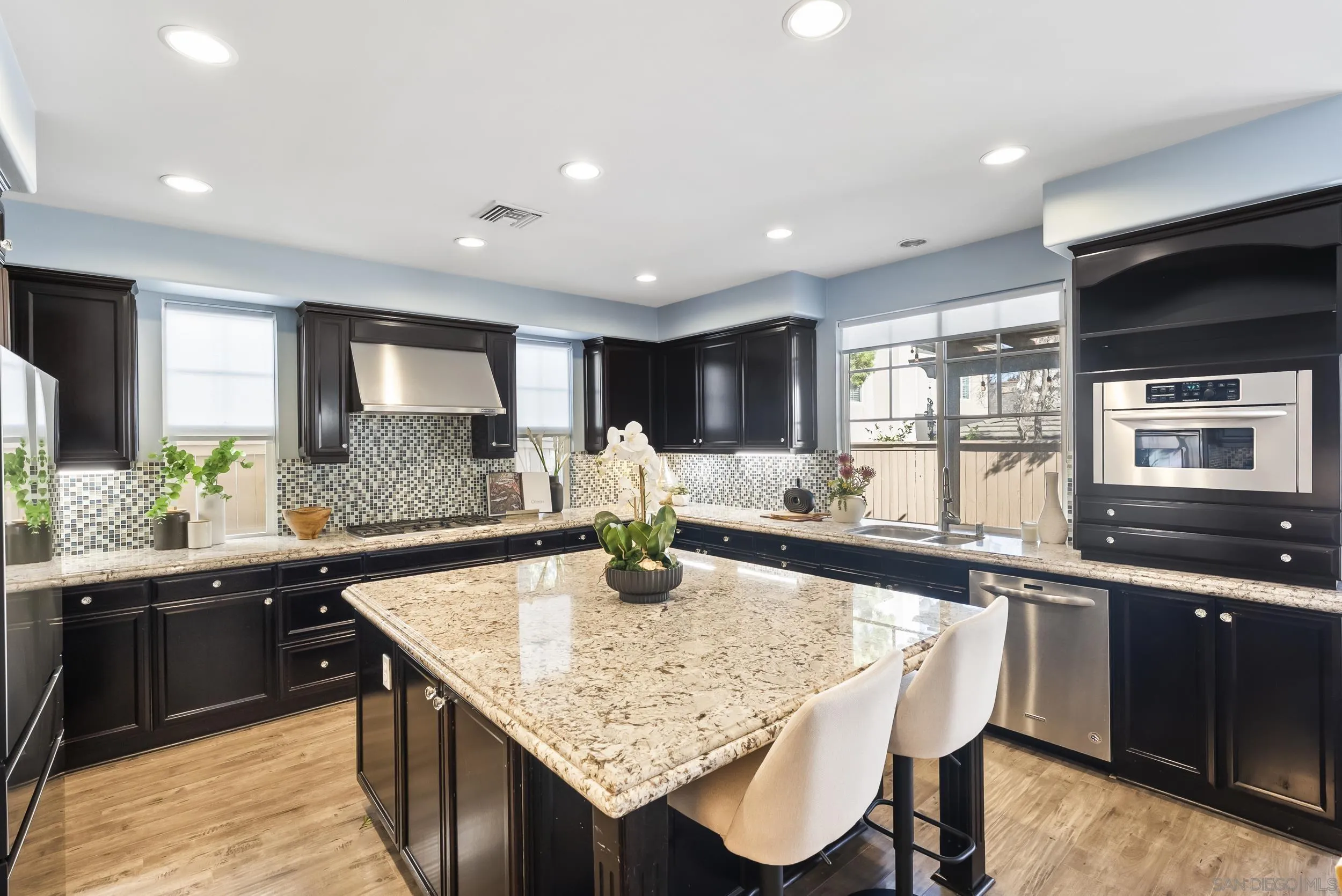 https://cdn.realtyfeed.com/cdn/127/260014153/376e664cf0099156d5808fc16aa20ca1.webp