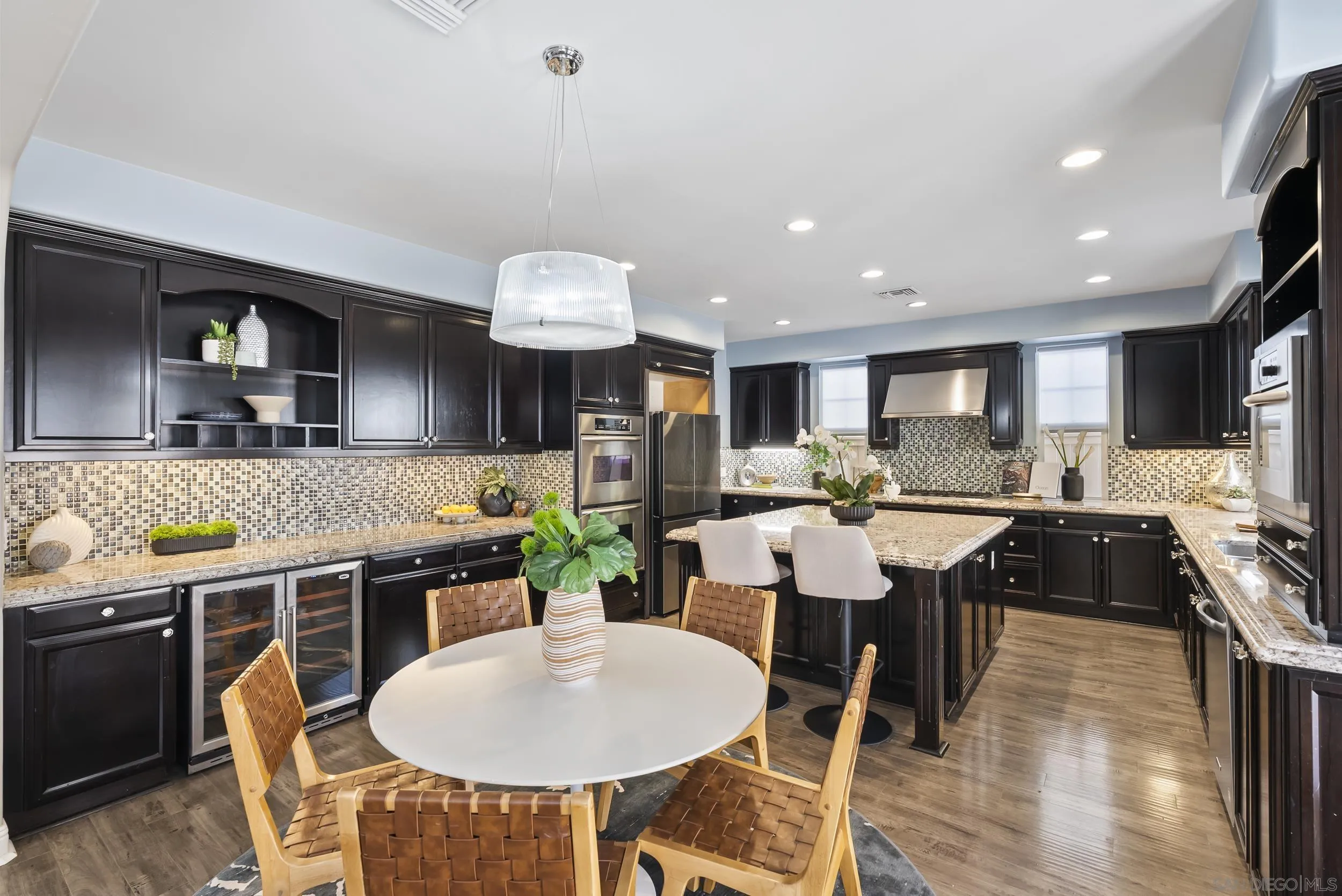 https://cdn.realtyfeed.com/cdn/127/260014153/42dd2c6d2157514dbdd99c7d40189015.webp