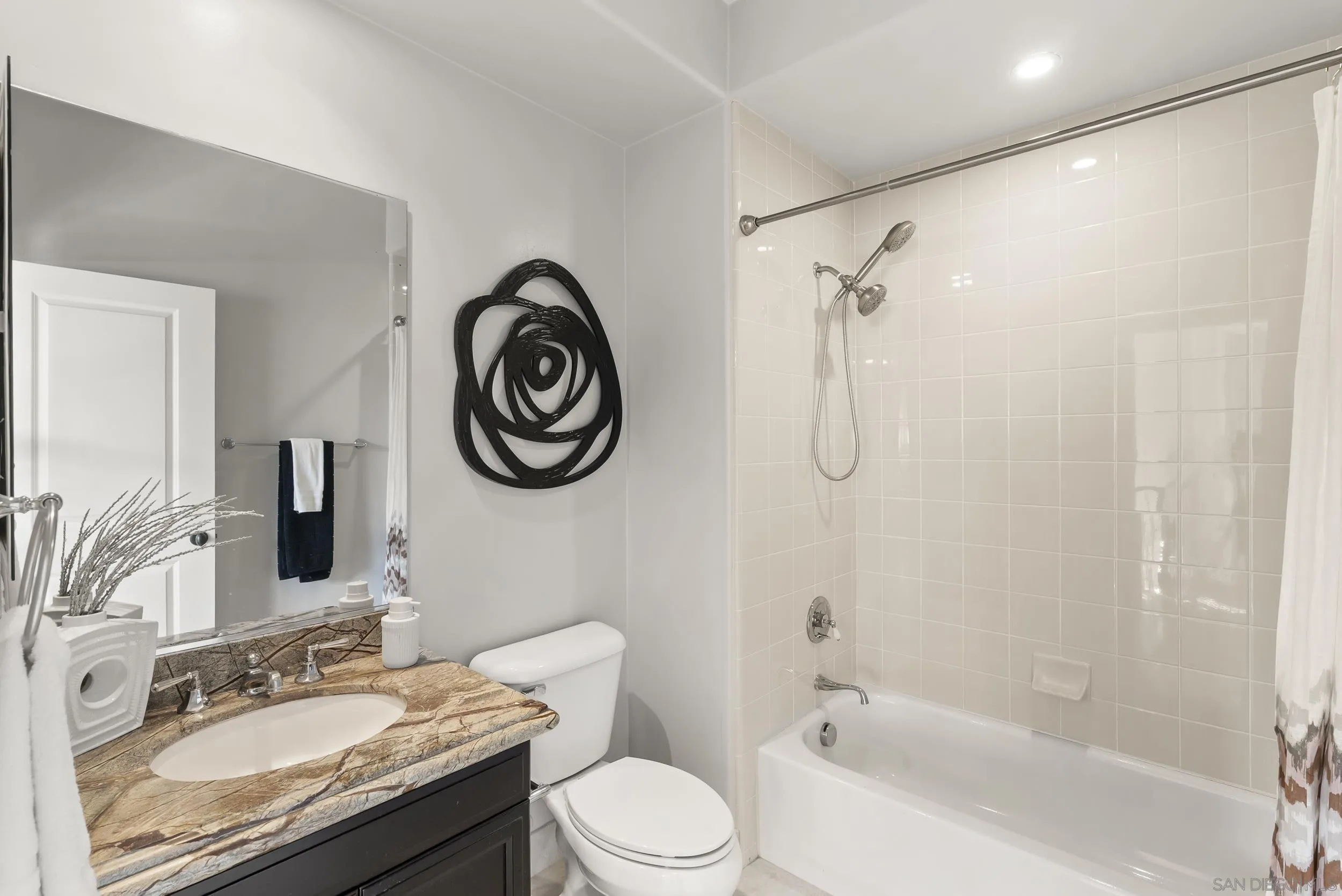 https://cdn.realtyfeed.com/cdn/127/260014153/43a7a263e5439fc2404a41613972f4a4.webp