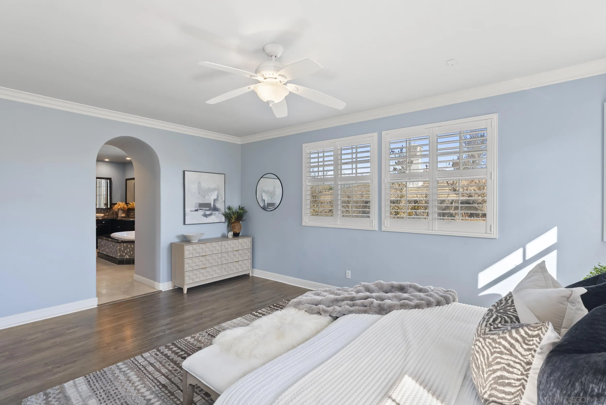 https://cdn.realtyfeed.com/cdn/127/260014153/736b20b02f899d21df2a779aa933ab84.webp
