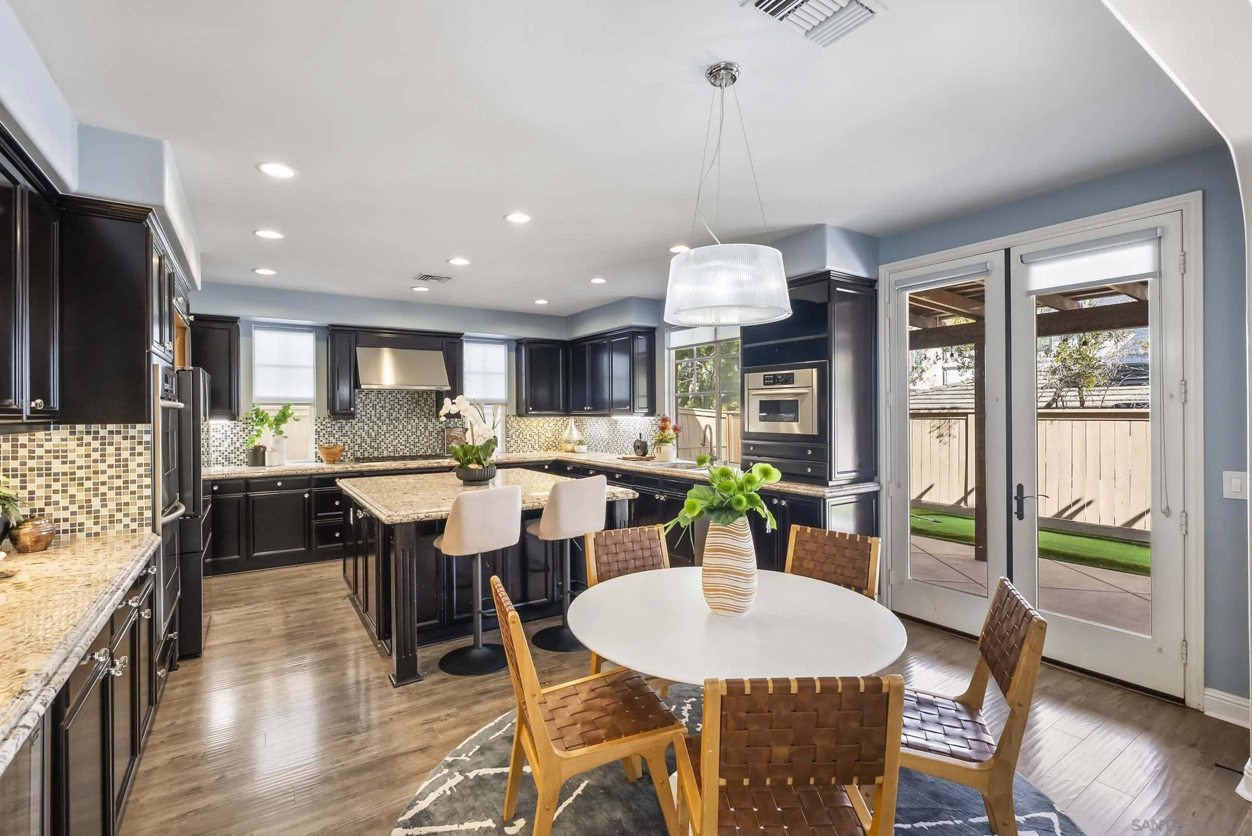 https://cdn.realtyfeed.com/cdn/127/260014153/a4dce27e59ea2163e22d6321685f9905.webp