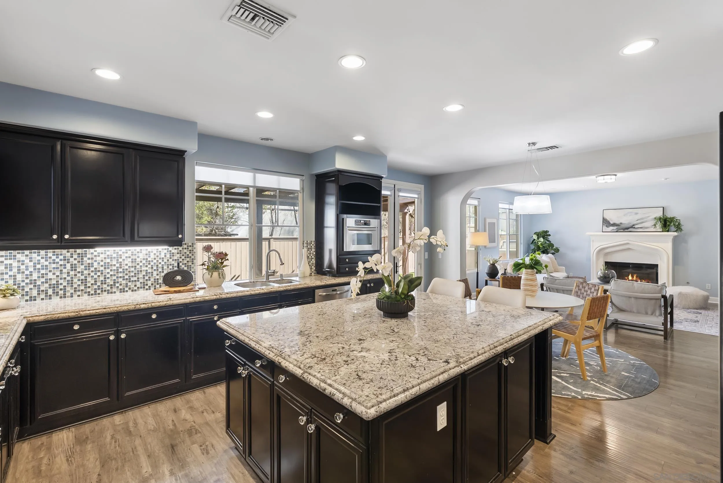 https://cdn.realtyfeed.com/cdn/127/260014153/ab2043cbfe03d01b9a2f29a326e4c0d0.webp