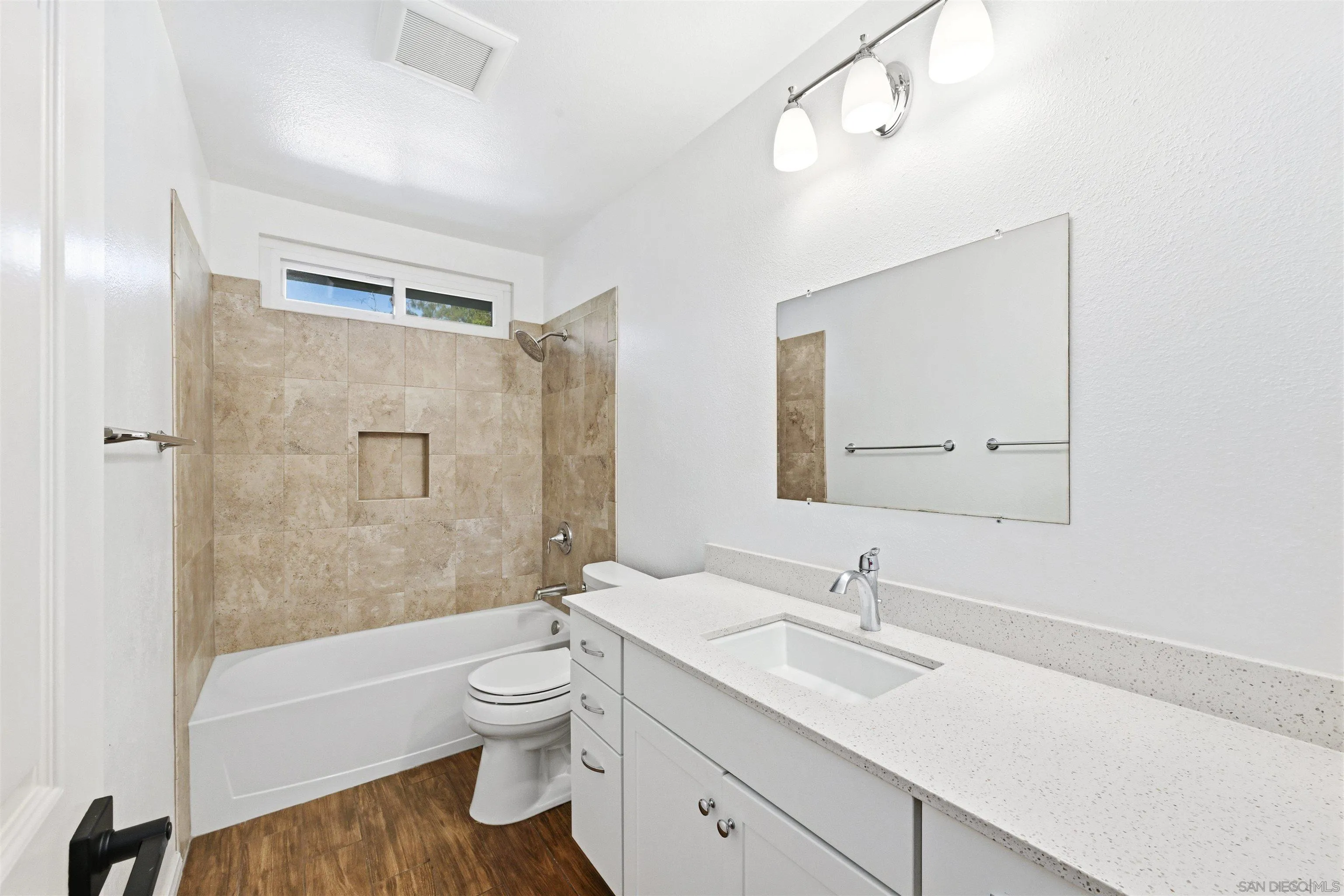 https://cdn.realtyfeed.com/cdn/127/260014154/79a255e5ba7d51958a9ca45e5ba43583.webp