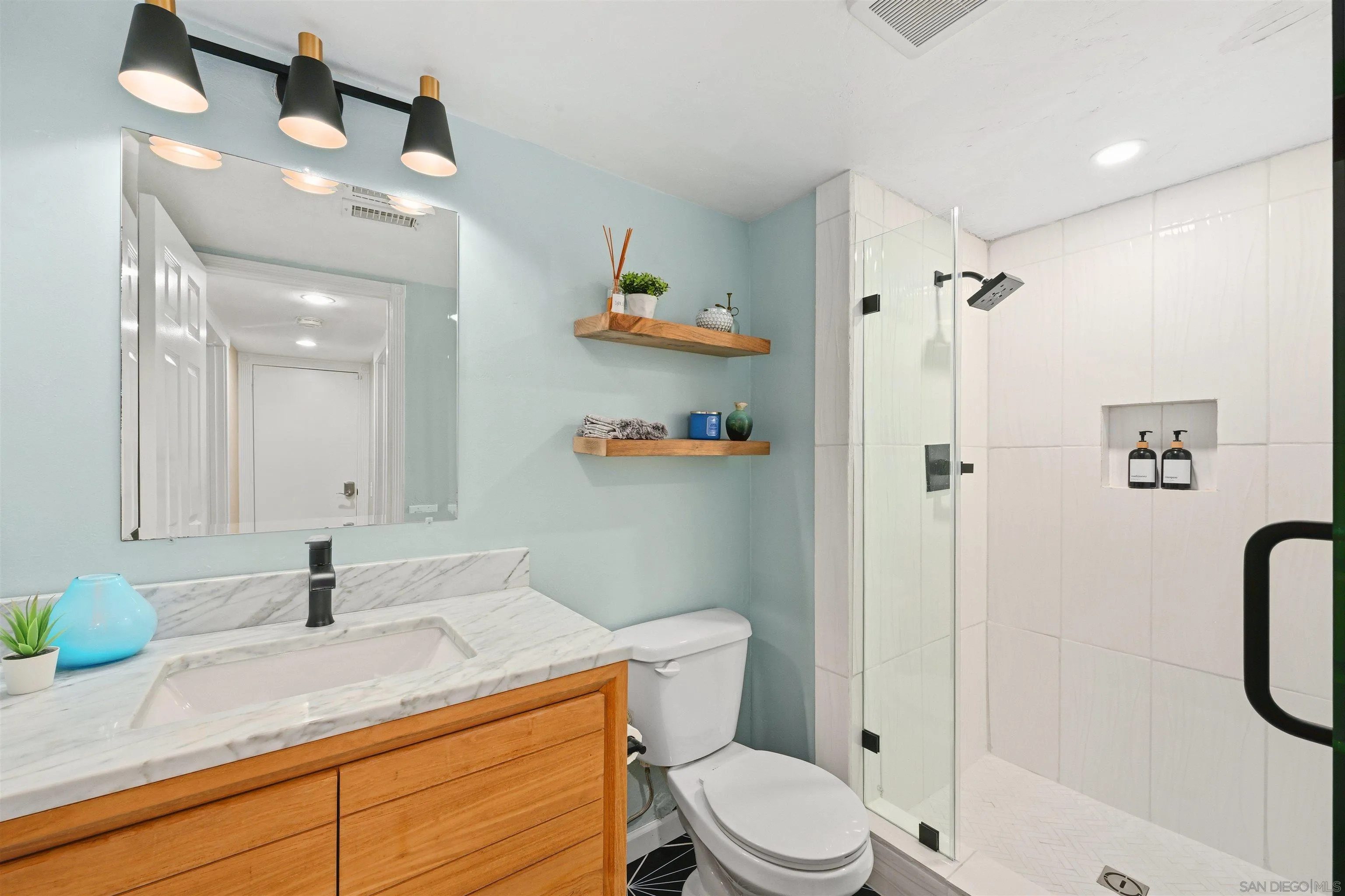 https://cdn.realtyfeed.com/cdn/127/260014154/e7abb538dc5dd7204faf0e83c2dc3e92.webp