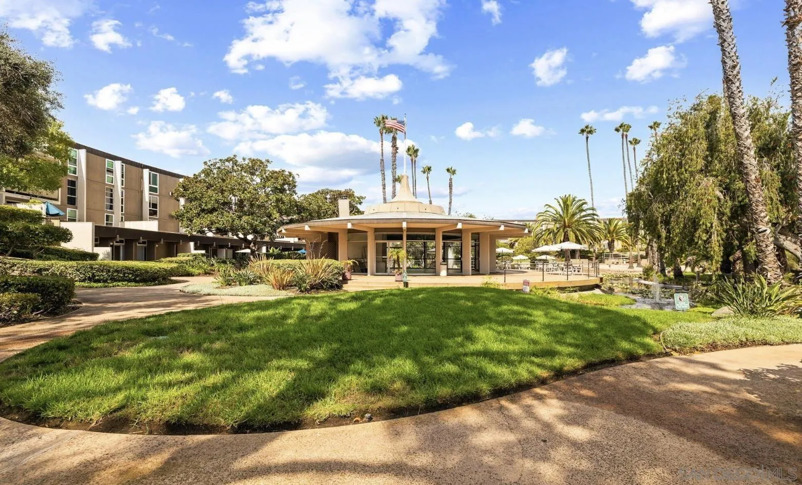 Photo #3: 260014156 Listing: Photo #3