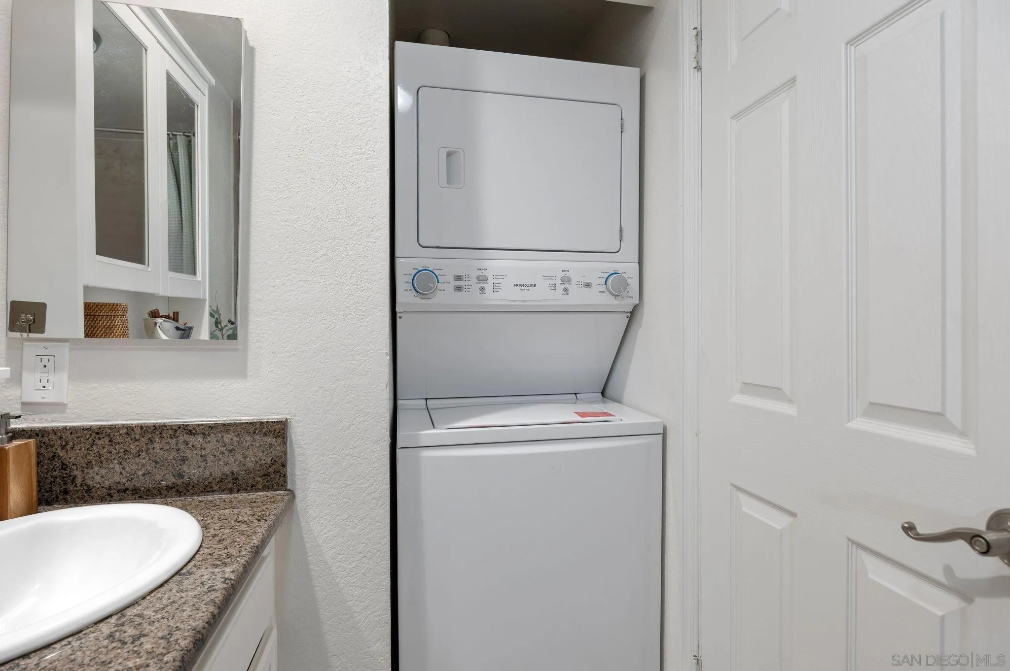 Photo #21: 260014158 Listing: Photo #21