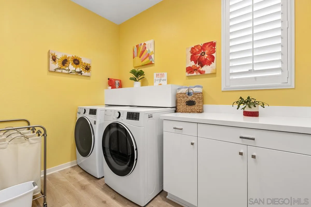 https://cdn.realtyfeed.com/cdn/127/260014160/8e8c8f4b1697688abd04e24aa002d9d1.webp