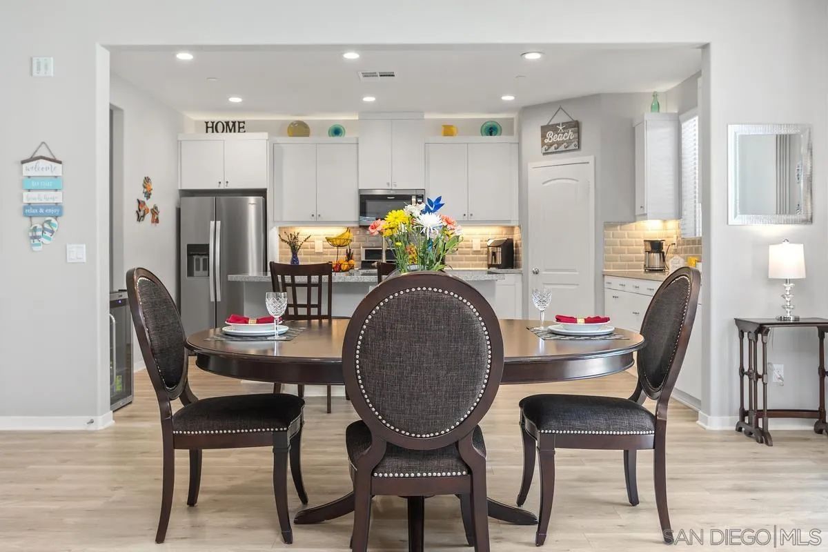 https://cdn.realtyfeed.com/cdn/127/260014160/b3bfbd3164a7cddccd9fb1207aa50e55.webp