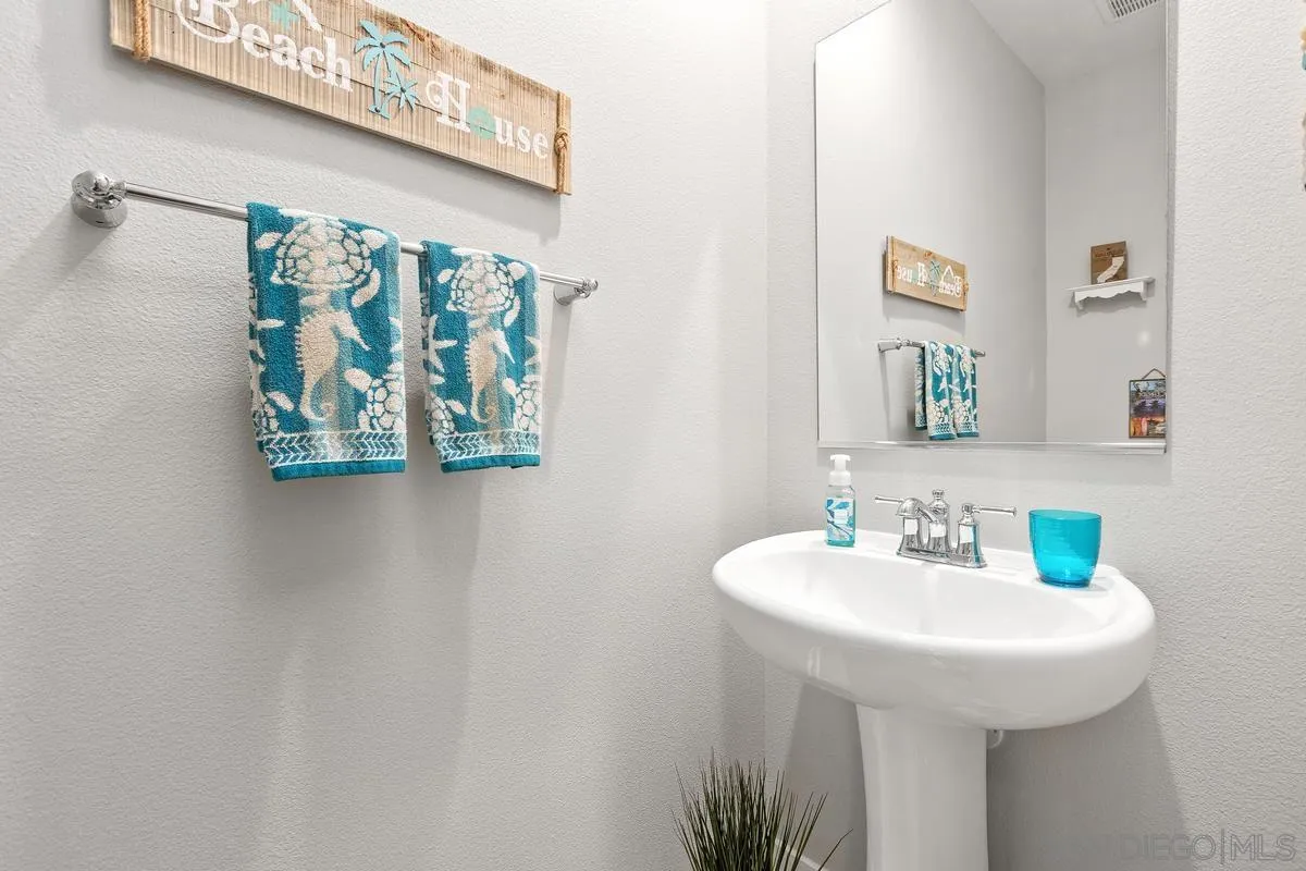 https://cdn.realtyfeed.com/cdn/127/260014160/ba5102a2a18e4958a2b072adba3cf777.webp