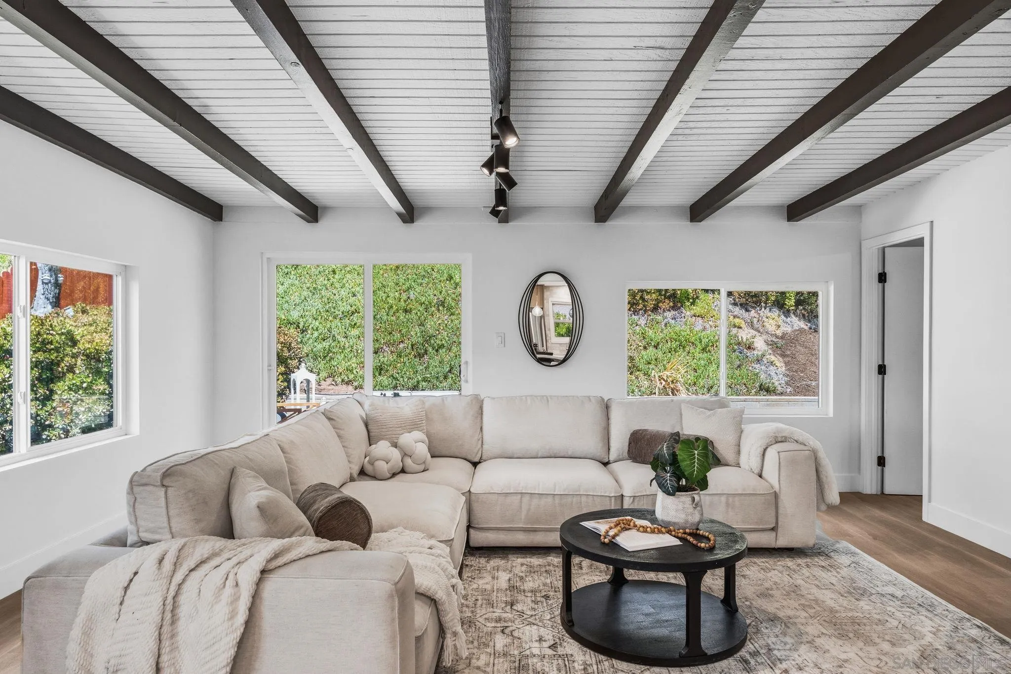 https://cdn.realtyfeed.com/cdn/127/260014161/46b3d06170bde31045719f9360a4d6f1.webp