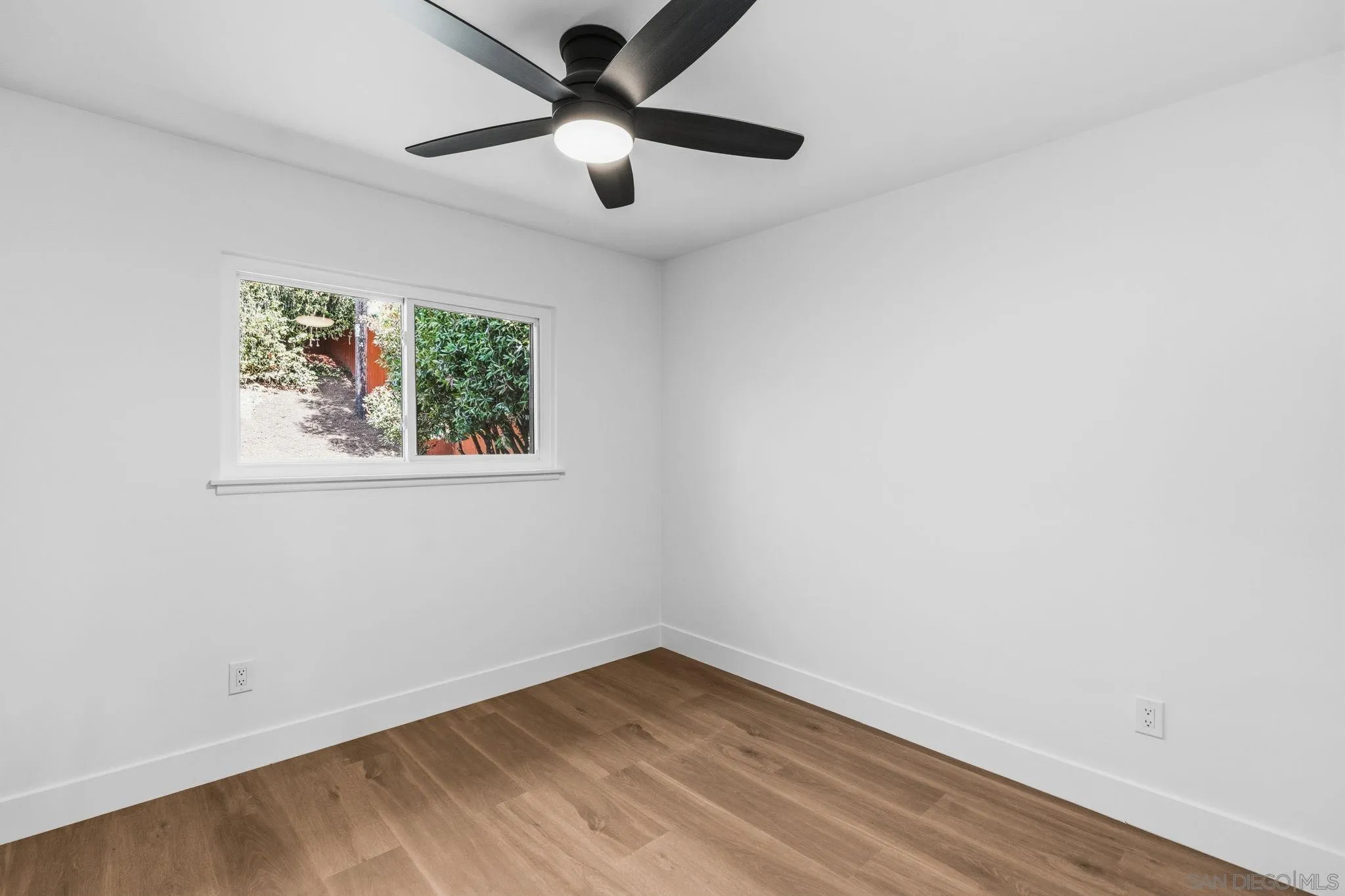 https://cdn.realtyfeed.com/cdn/127/260014161/71094ad308de3d8796c8cd89bea593f7.webp