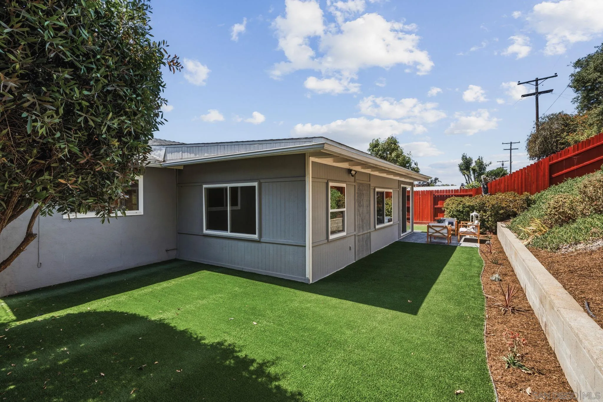 https://cdn.realtyfeed.com/cdn/127/260014161/f5a2aa1de69774041db82c74381323f7.webp