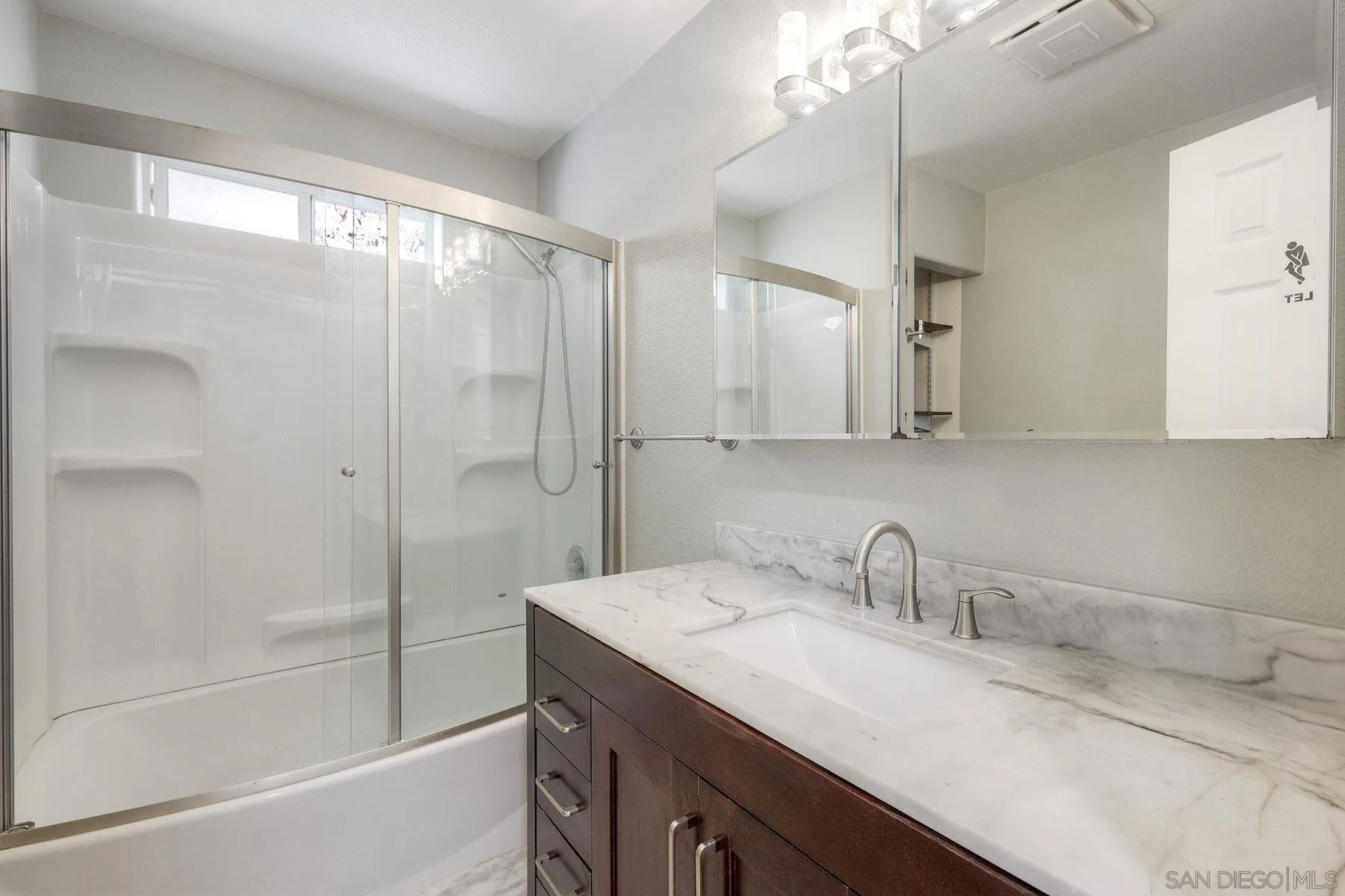 https://cdn.realtyfeed.com/cdn/127/260014168/8b77ea896c996e0c2d662446d5a0f188.webp