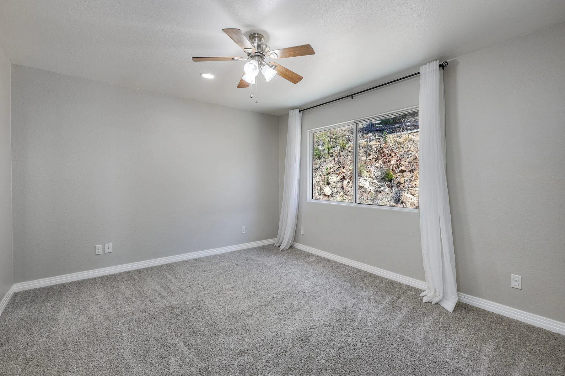 https://cdn.realtyfeed.com/cdn/127/260014168/c1c4c87df2c6b5a78f5eafbd28f030f9.webp