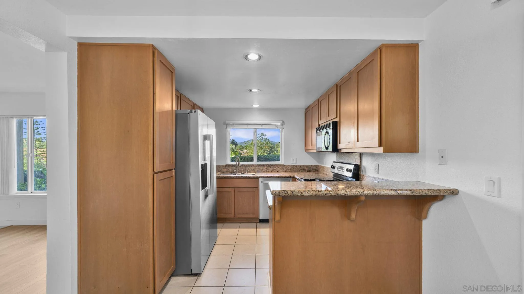 https://cdn.realtyfeed.com/cdn/127/260014170/0098beb0e16e5a1389a14c1032896d98.webp