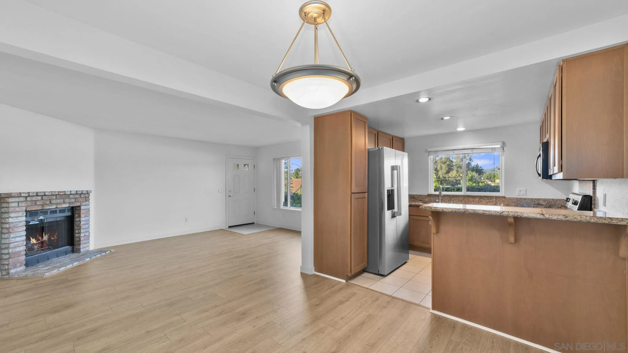 https://cdn.realtyfeed.com/cdn/127/260014170/cb1fc1fe0744791bf3f1bb1a3d544ede.webp
