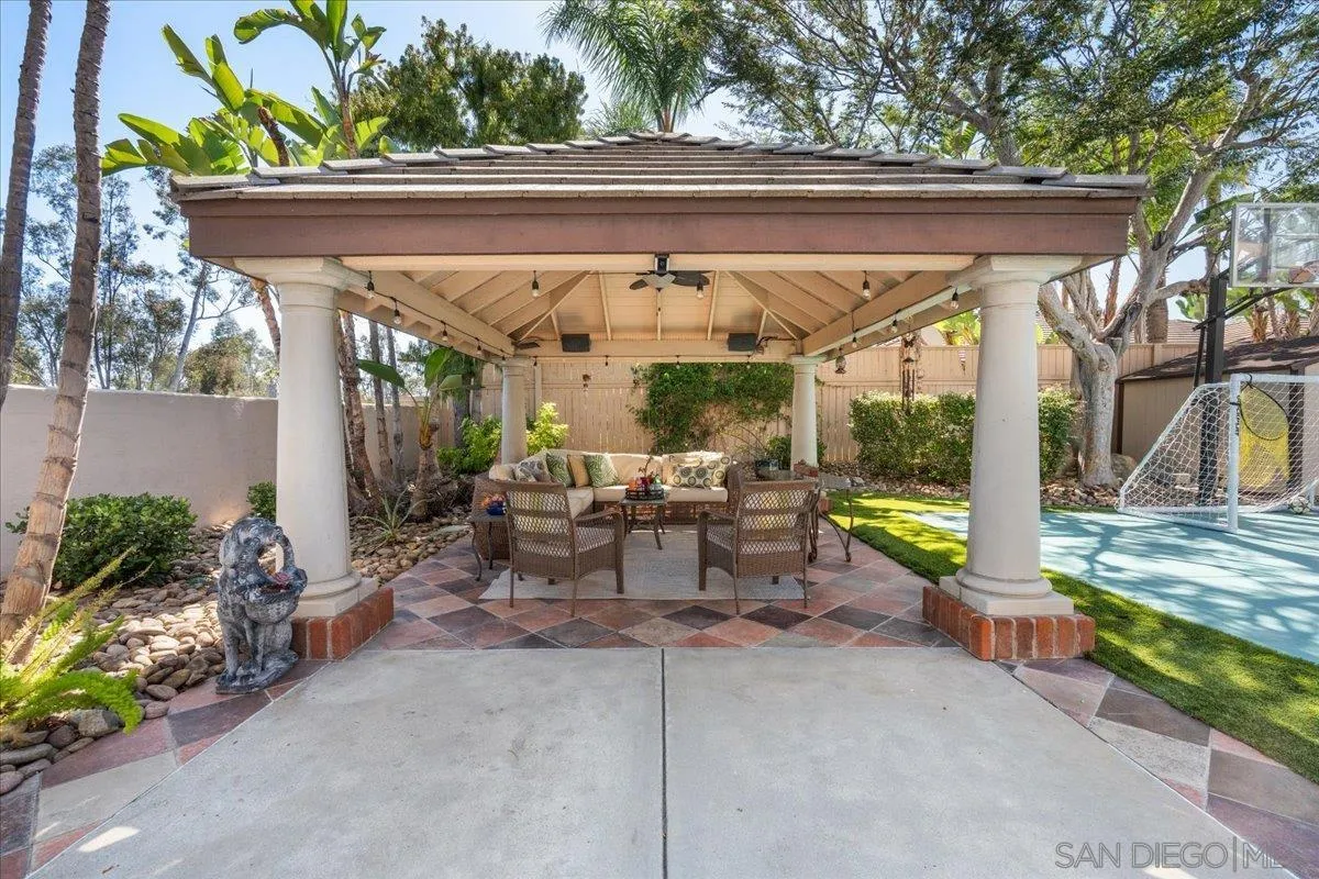 https://cdn.realtyfeed.com/cdn/127/260014172/464aa20e7f81db179d30fed6965b731e.webp