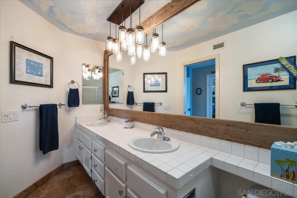 https://cdn.realtyfeed.com/cdn/127/260014172/6bf9510d18064b3aaaf23b5dbd54602e.webp