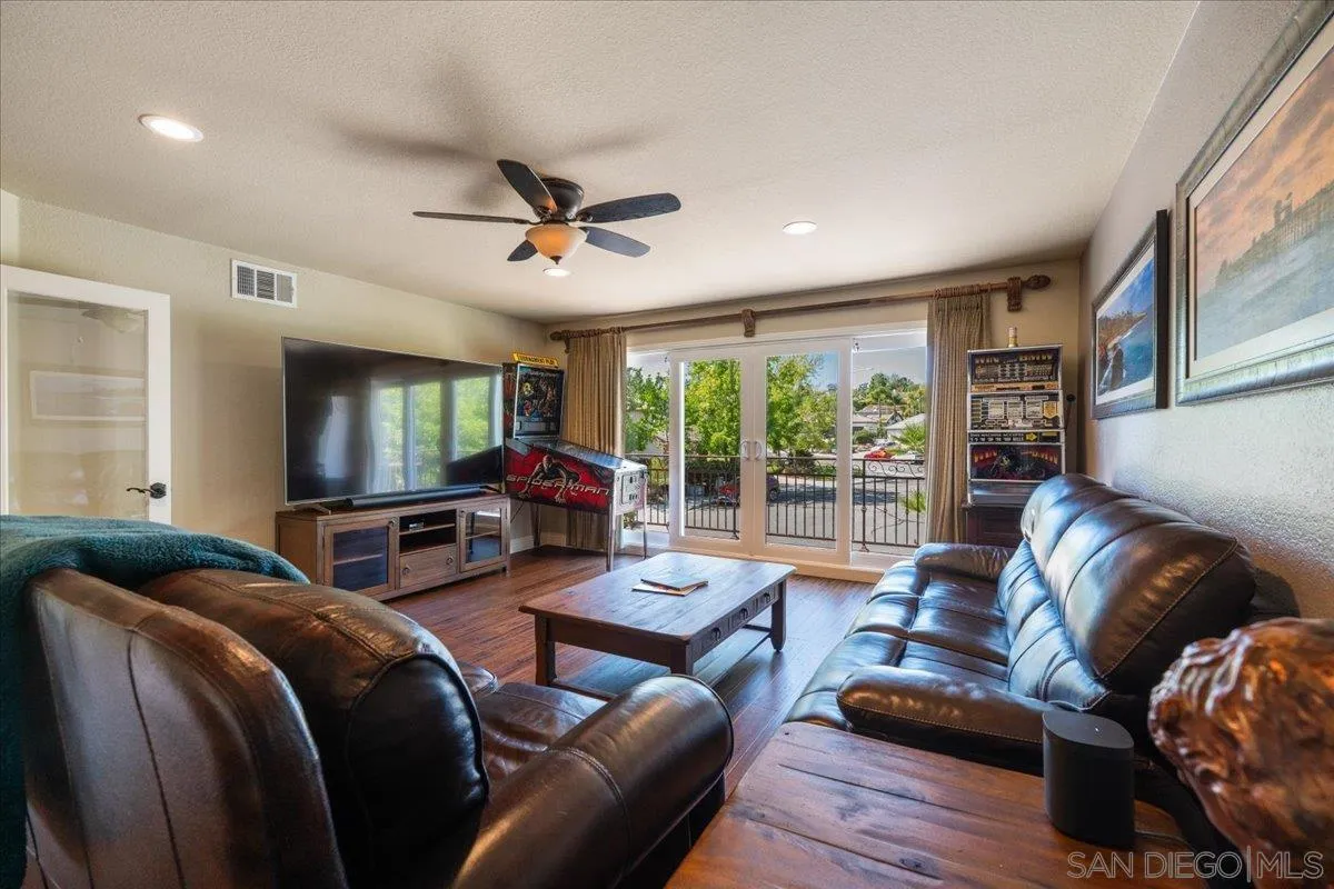 https://cdn.realtyfeed.com/cdn/127/260014172/76bb8e24aa36ca30f4db1af626a0e287.webp