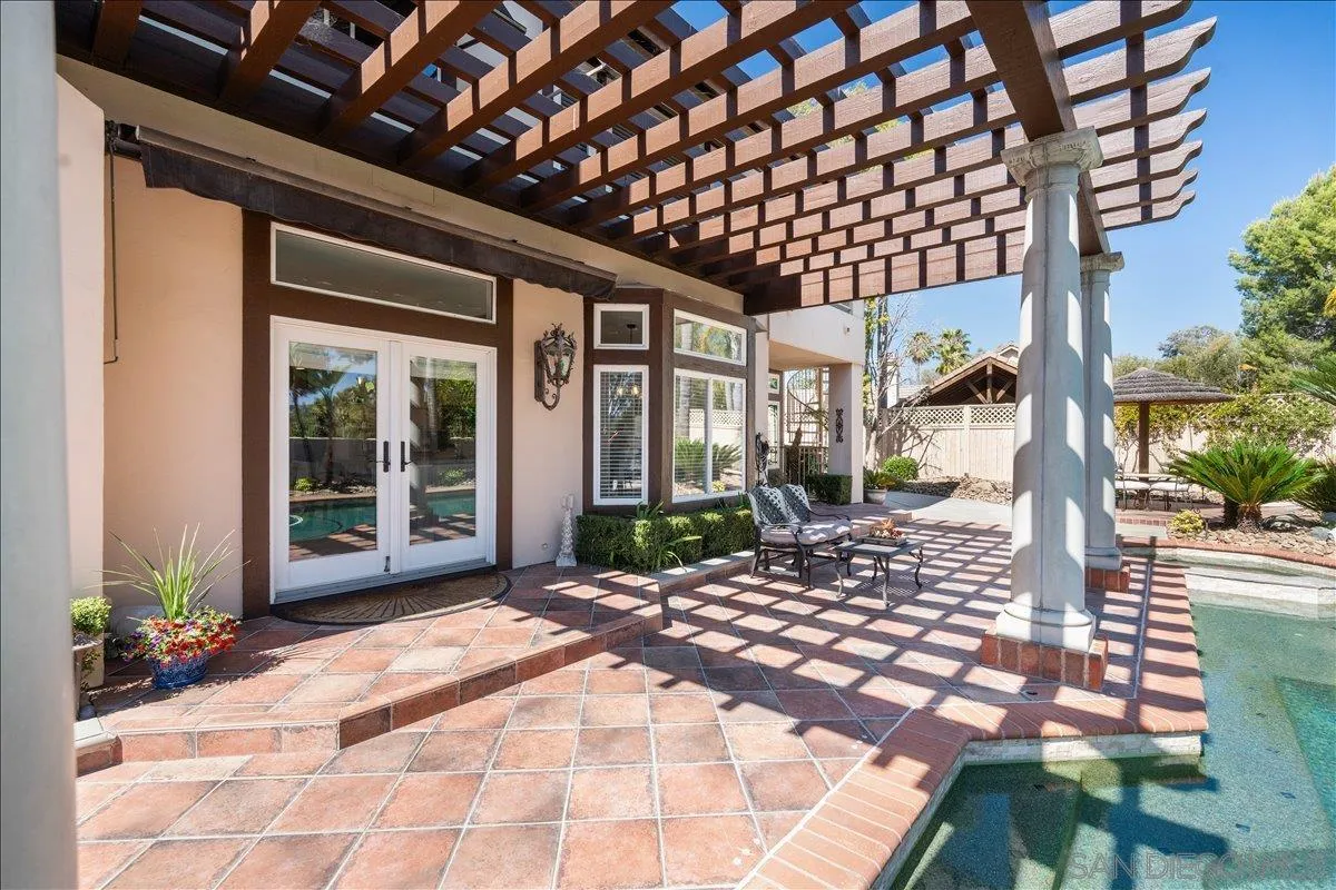 https://cdn.realtyfeed.com/cdn/127/260014172/815623fcd05620460a7cd39c161a19f6.webp