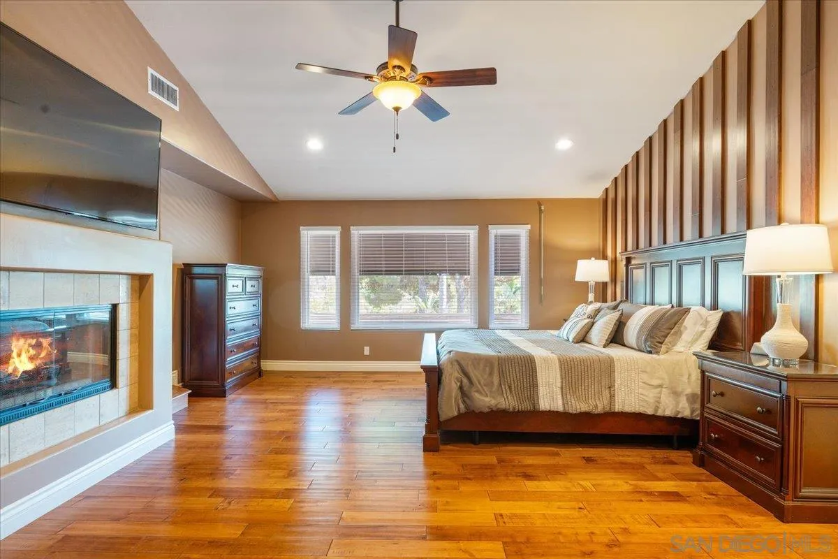 https://cdn.realtyfeed.com/cdn/127/260014172/898d154140bdfbb2e067b3cd29fa0327.webp