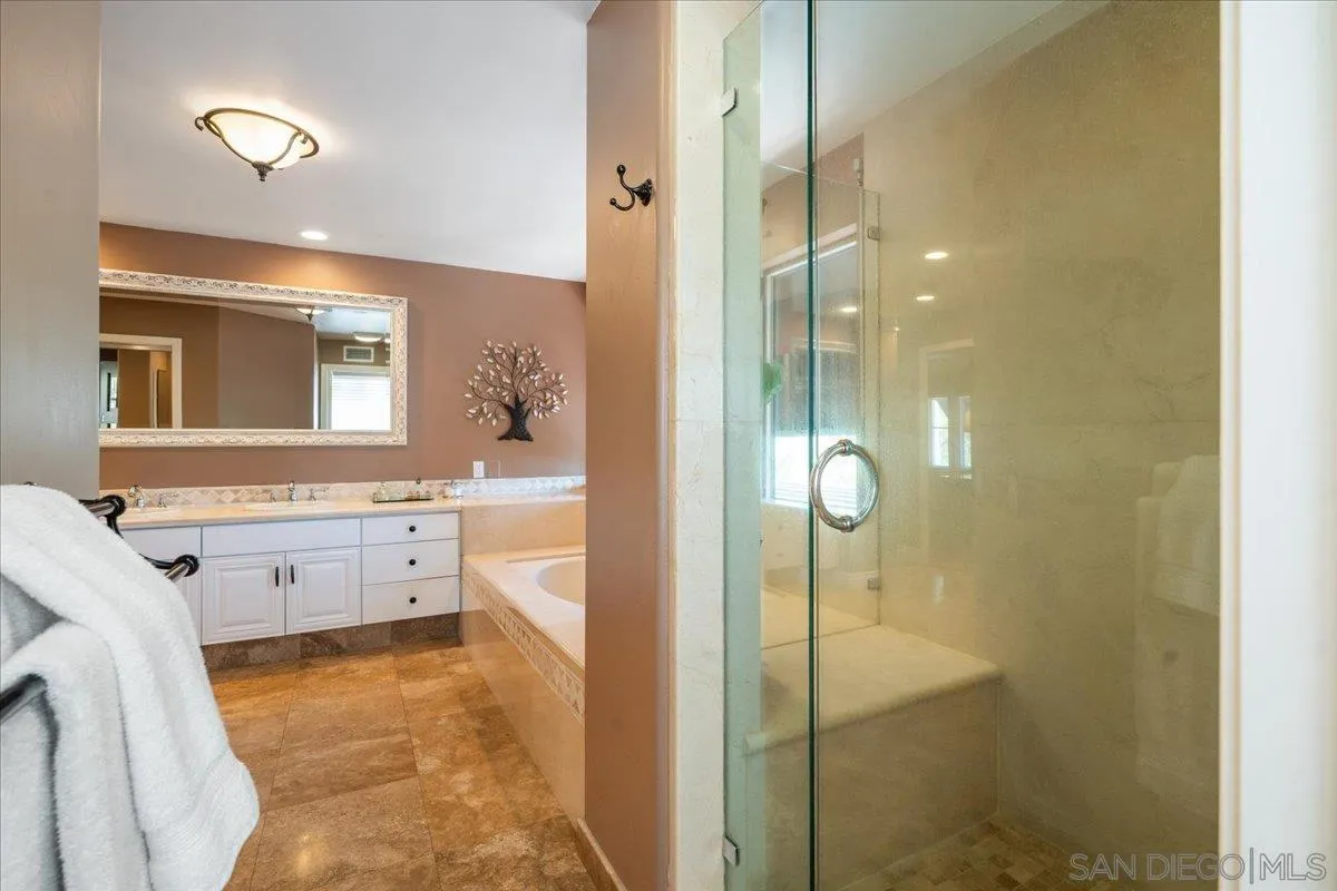 https://cdn.realtyfeed.com/cdn/127/260014172/98ea10a259a6f403a2d041ca14128f2a.webp