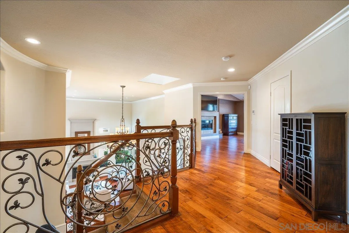 https://cdn.realtyfeed.com/cdn/127/260014172/baf0d4d1adee7252046f39c8a6513af7.webp