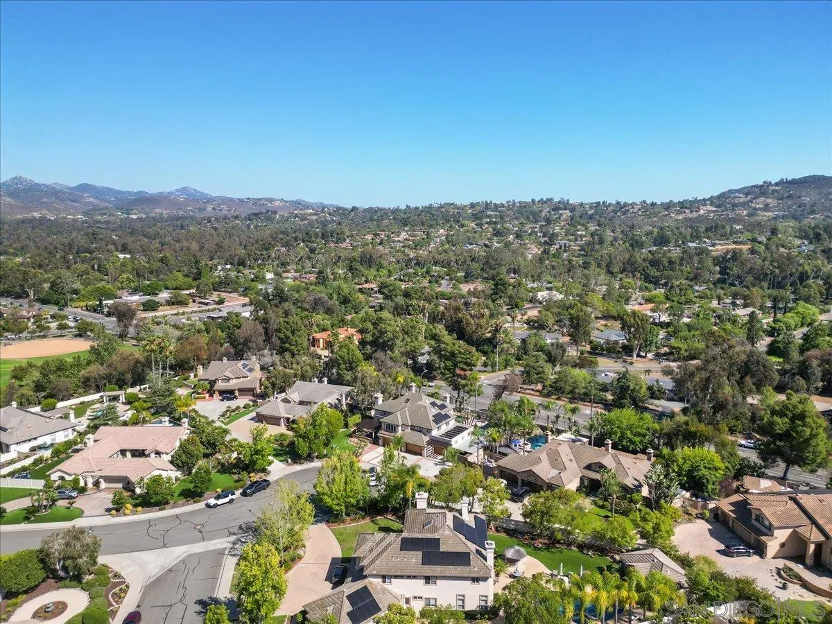 https://cdn.realtyfeed.com/cdn/127/260014172/fc869f05bcf4eca4a680a7e56397dbc6.webp