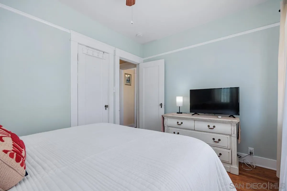 https://cdn.realtyfeed.com/cdn/127/260014175/7e71316ed46c1aacd28be28e79d7ecef.webp