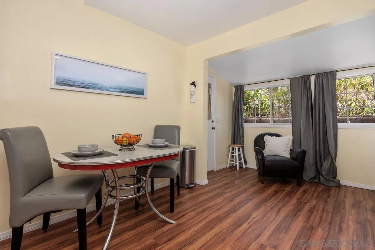 https://cdn.realtyfeed.com/cdn/127/260014175/9c9db047157b40edc119f10385c463c8.webp