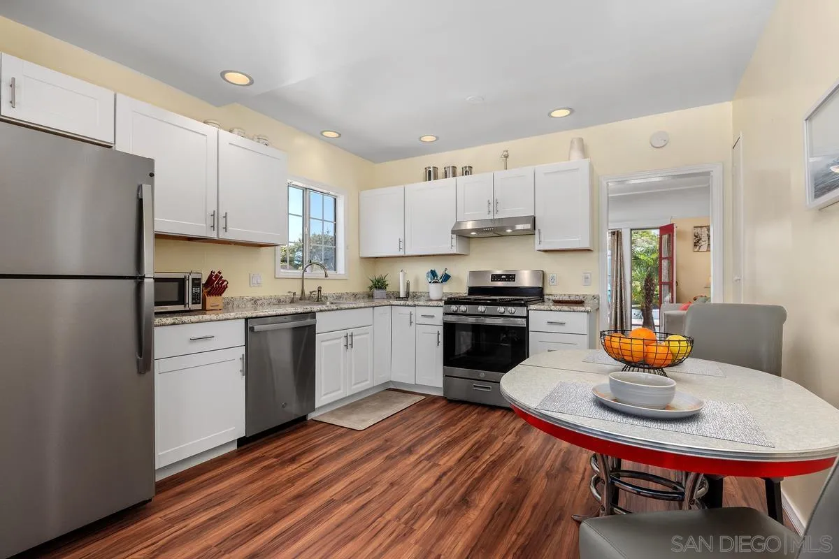 https://cdn.realtyfeed.com/cdn/127/260014175/f6b5ff03eefba088c423549c8e138f29.webp