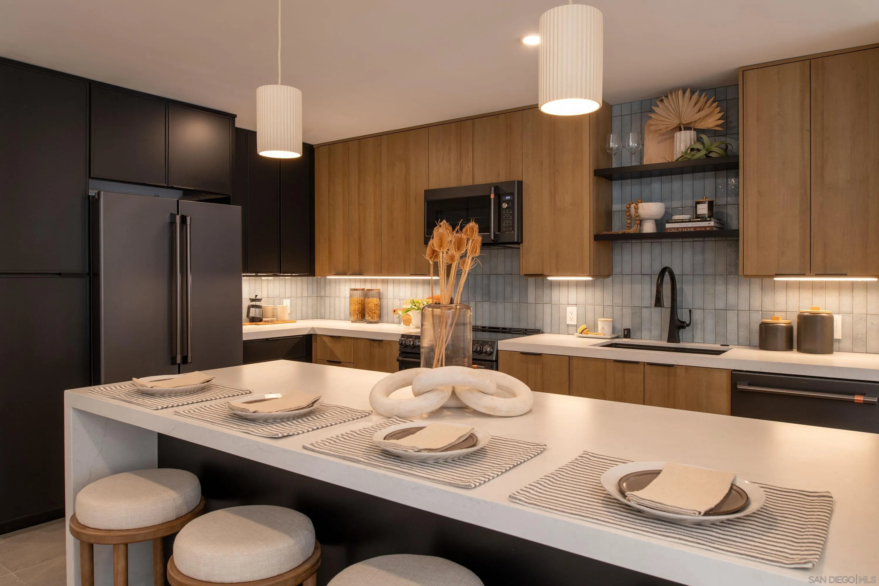 https://cdn.realtyfeed.com/cdn/127/260014177/2030eba62ebc120f6a11b366ea5d44c3.webp