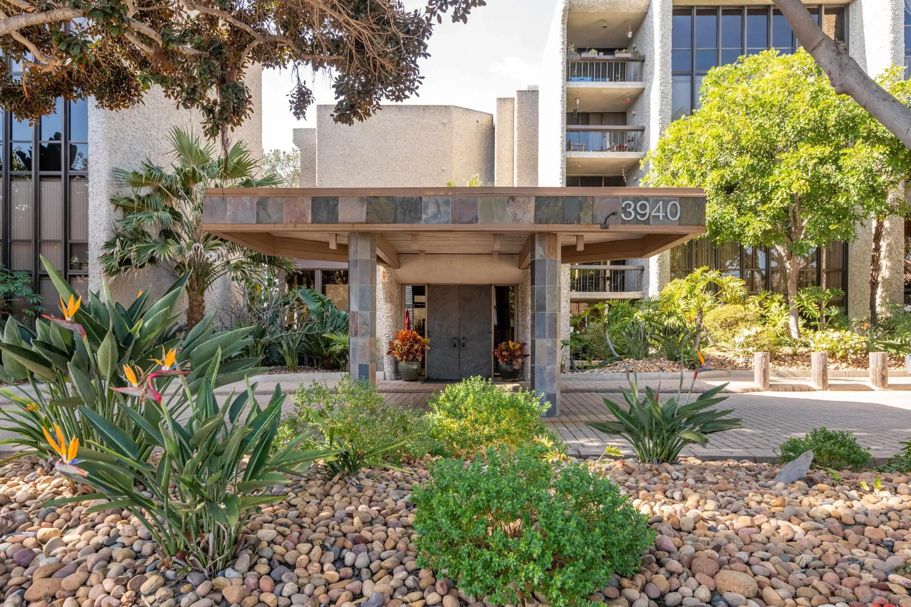 https://cdn.realtyfeed.com/cdn/127/260014177/80a391600e9dca82b57a548d0274bf6f.webp