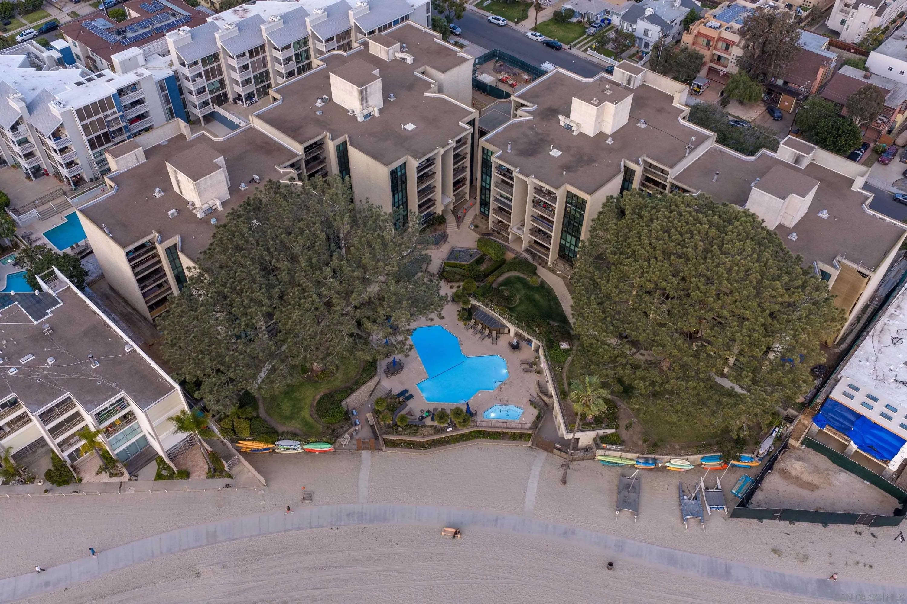 https://cdn.realtyfeed.com/cdn/127/260014177/8f55ff3b97cc4ebd05a776ed468fe156.webp