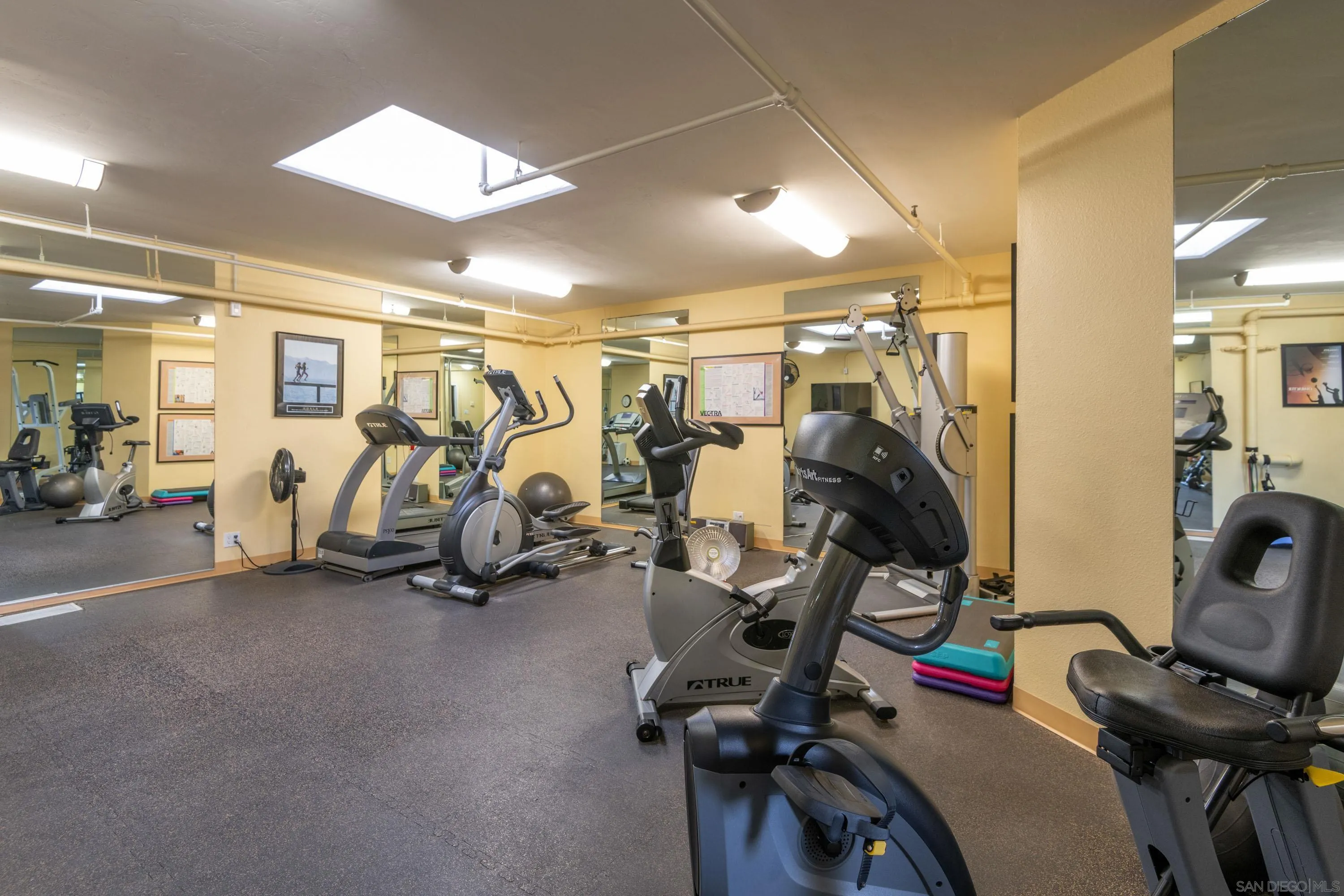 https://cdn.realtyfeed.com/cdn/127/260014177/93cb194092cd1e0d1506ac4d5d93a5bf.webp