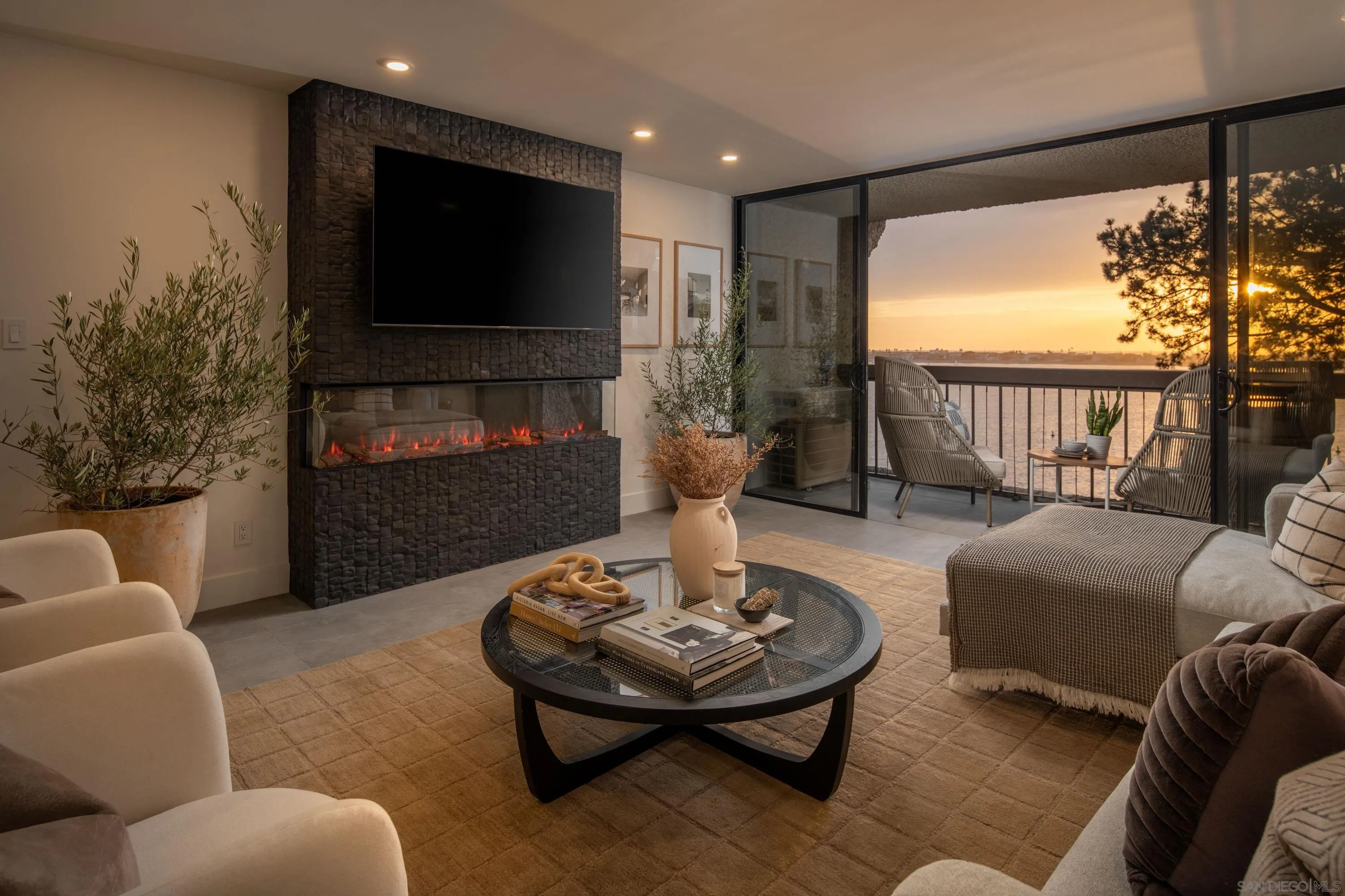 https://cdn.realtyfeed.com/cdn/127/260014177/a2a876d25e47ebd4ea65fd61a48bb7da.webp