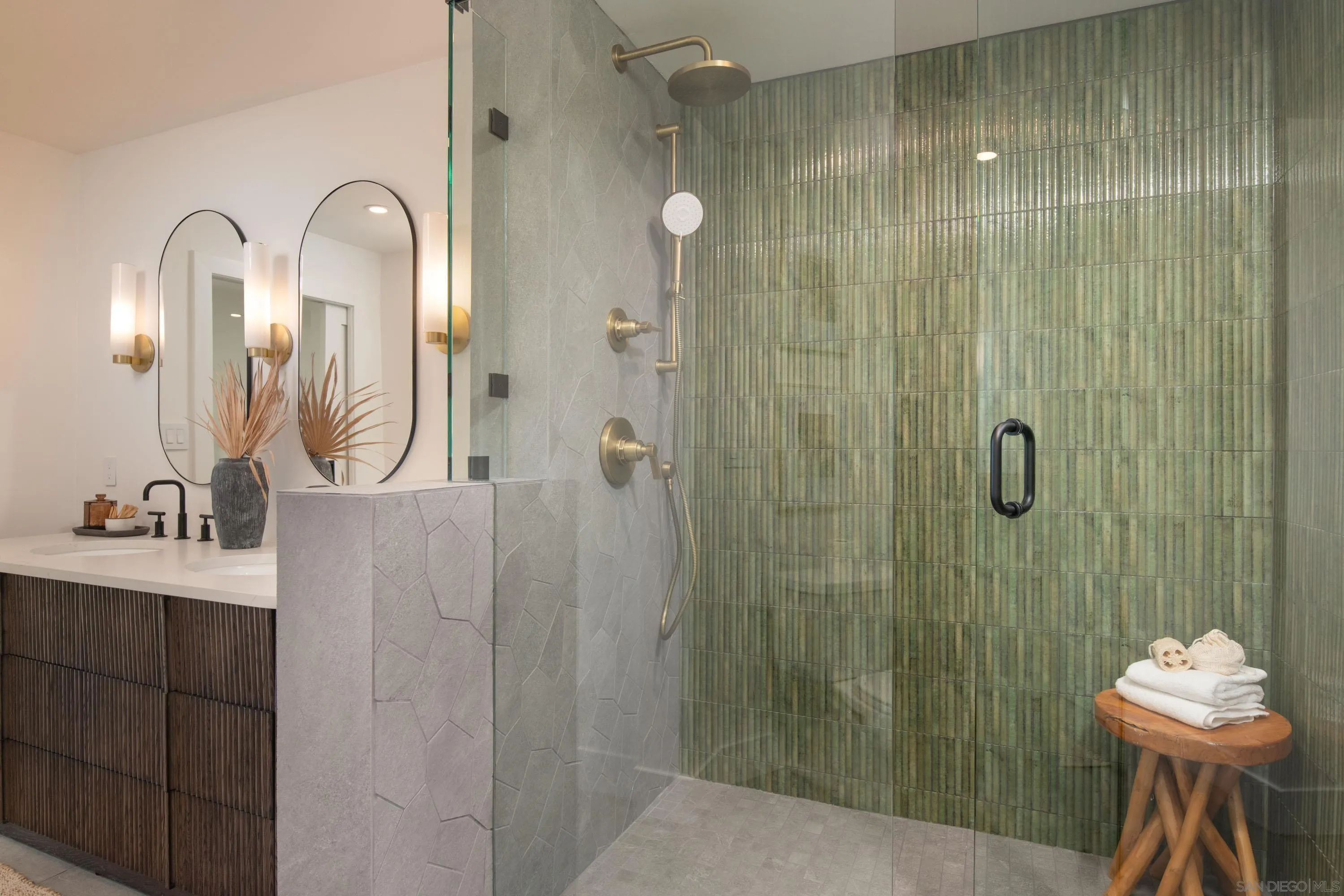 https://cdn.realtyfeed.com/cdn/127/260014177/cc73cbd78ce6cdd9ad2f65a3fd02f205.webp