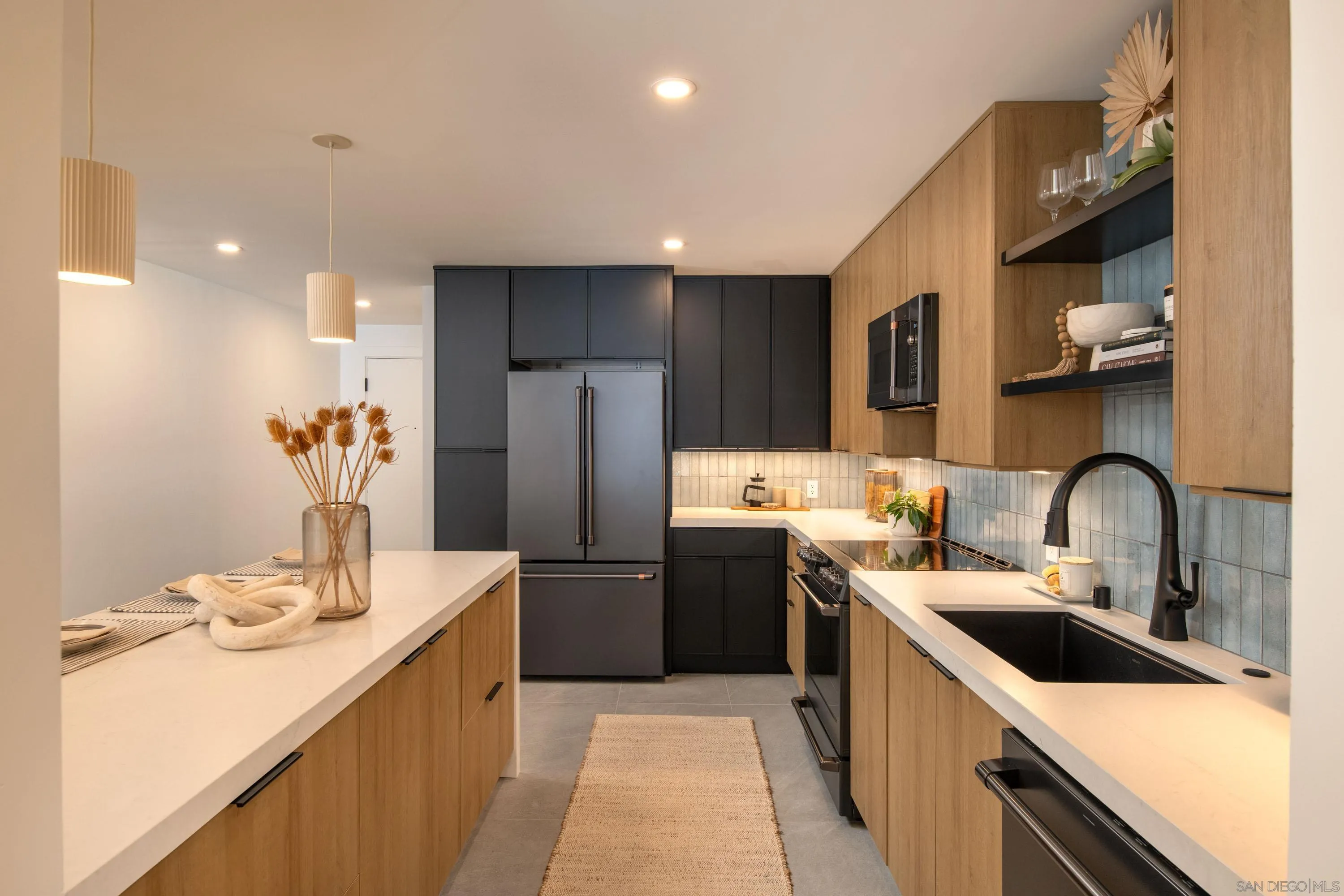 https://cdn.realtyfeed.com/cdn/127/260014177/f05cbea5f55959e44332c6d3b15299eb.webp