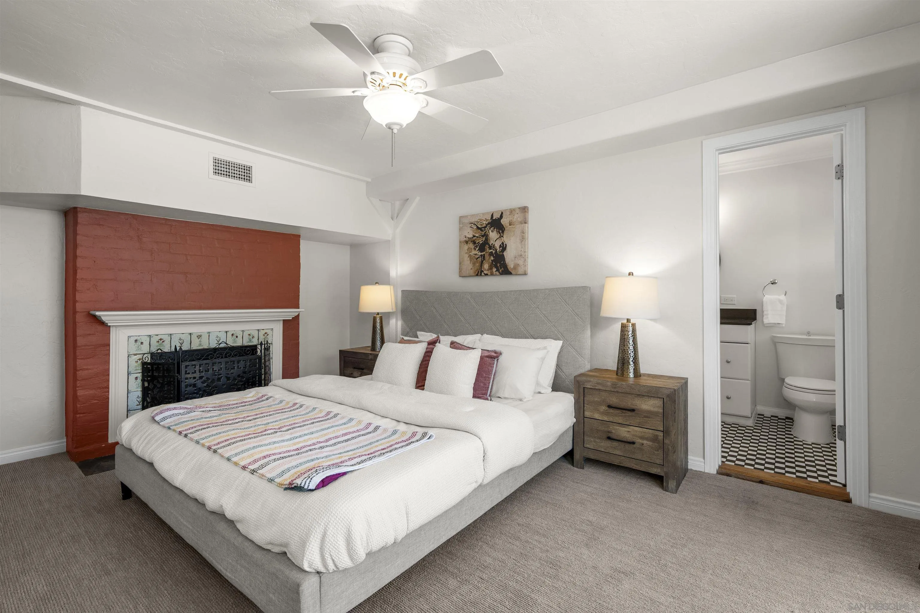 https://cdn.realtyfeed.com/cdn/127/260014179/065b994647f9e2faf500e0fe9986238d.webp