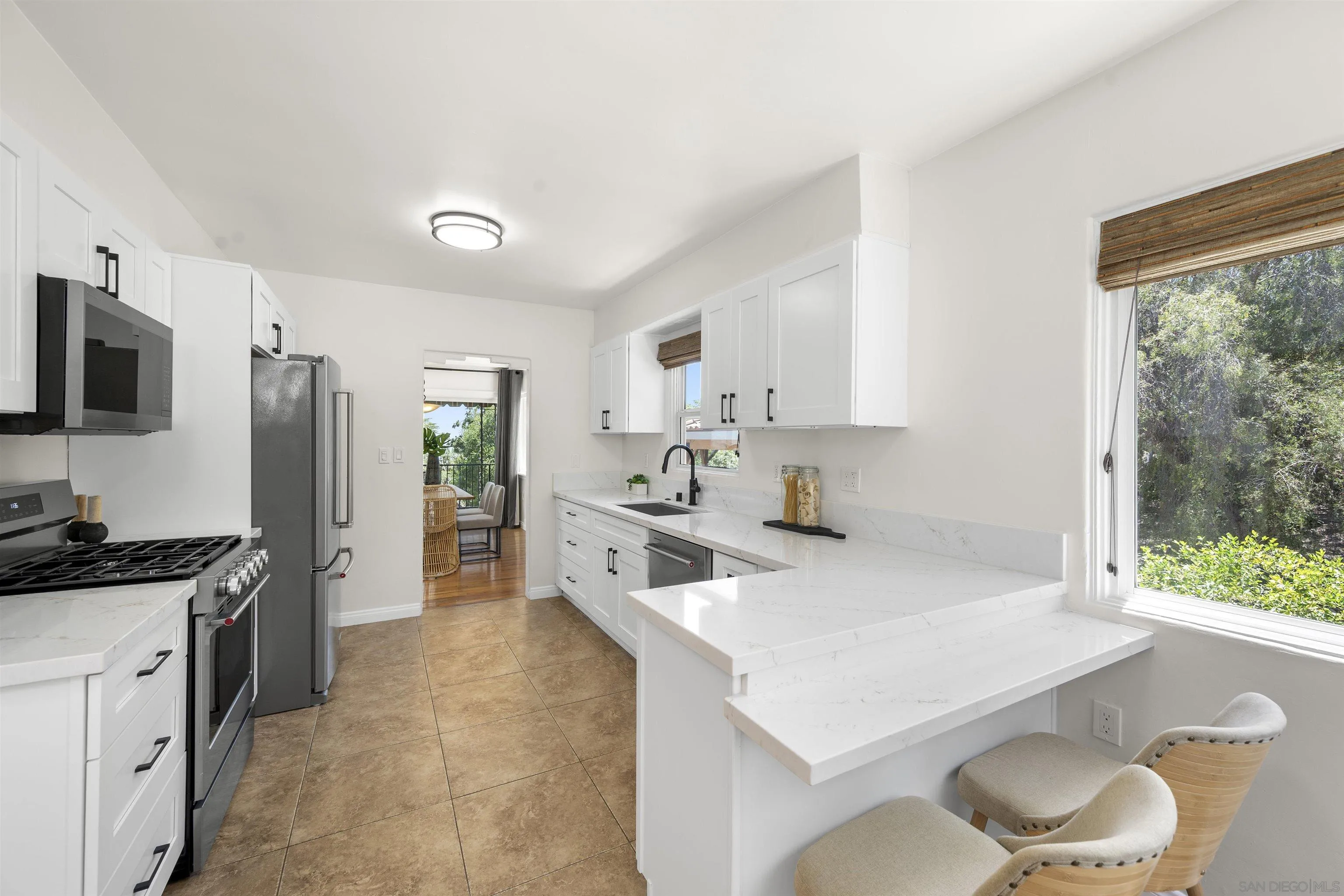 https://cdn.realtyfeed.com/cdn/127/260014179/1511af9fa5ca5604f9b9e7b2372ec6c2.webp
