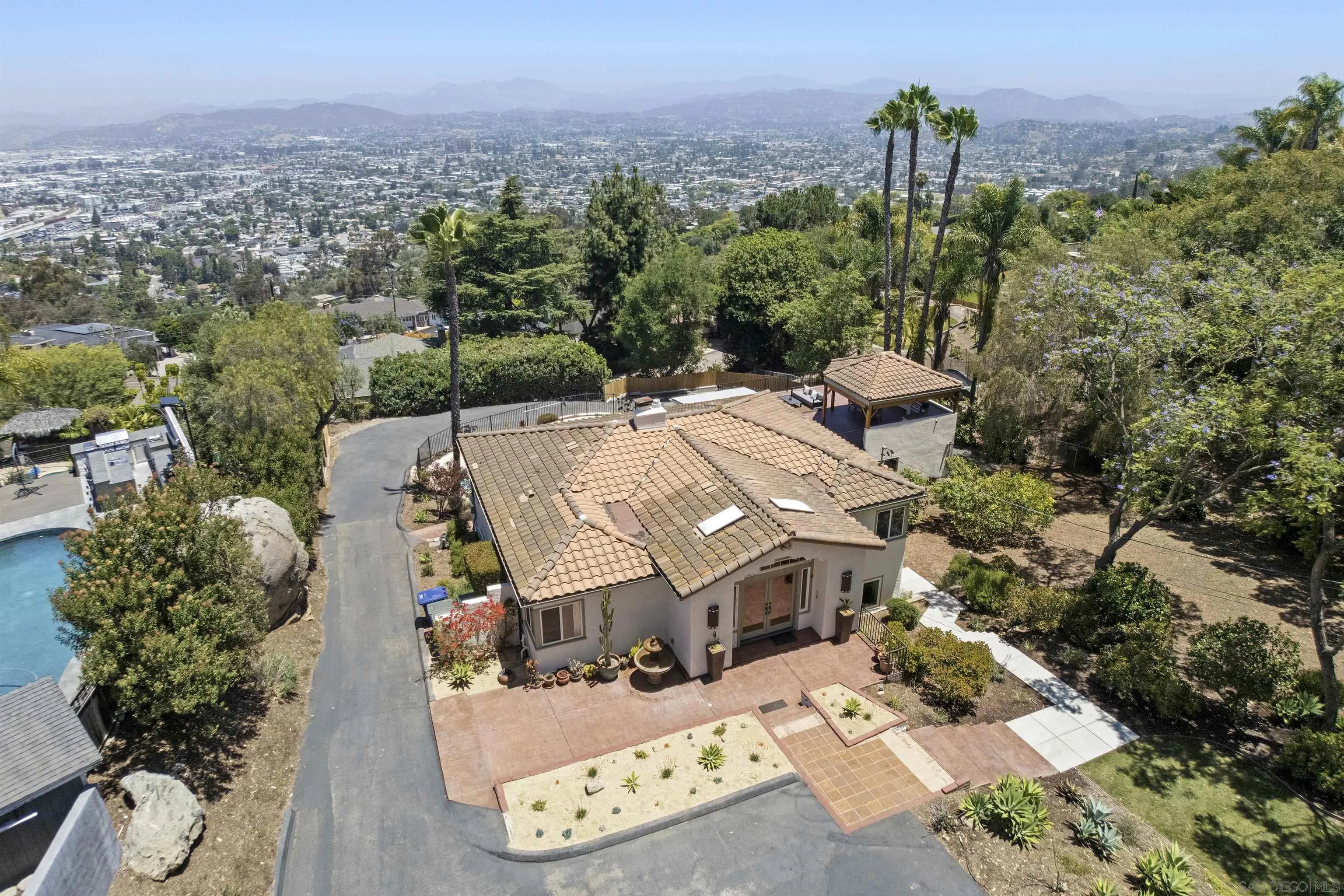 https://cdn.realtyfeed.com/cdn/127/260014179/4007bef1279aa969e6cae3c77f2e60c1.webp