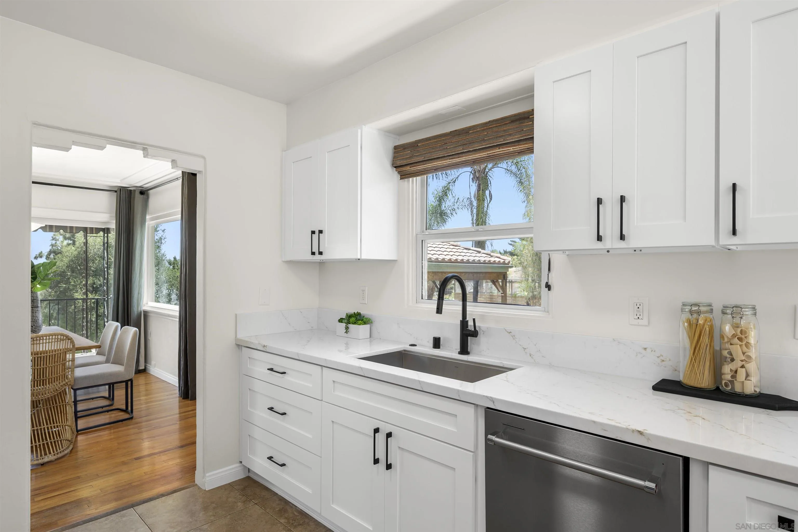 https://cdn.realtyfeed.com/cdn/127/260014179/45c8ca70cfef1ab4ef6bd809bf84cc00.webp