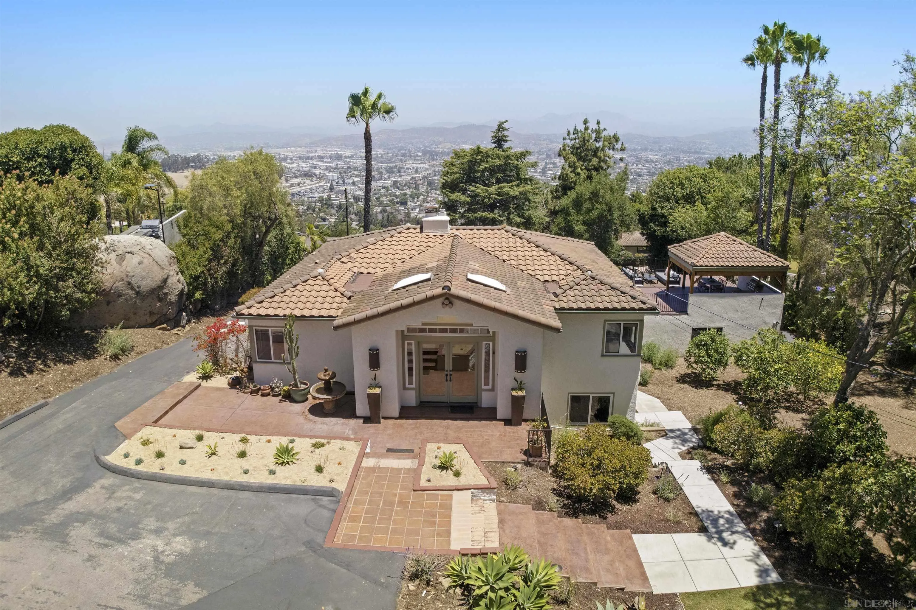 https://cdn.realtyfeed.com/cdn/127/260014179/673157319fe7d2831126efda2faf40f7.webp