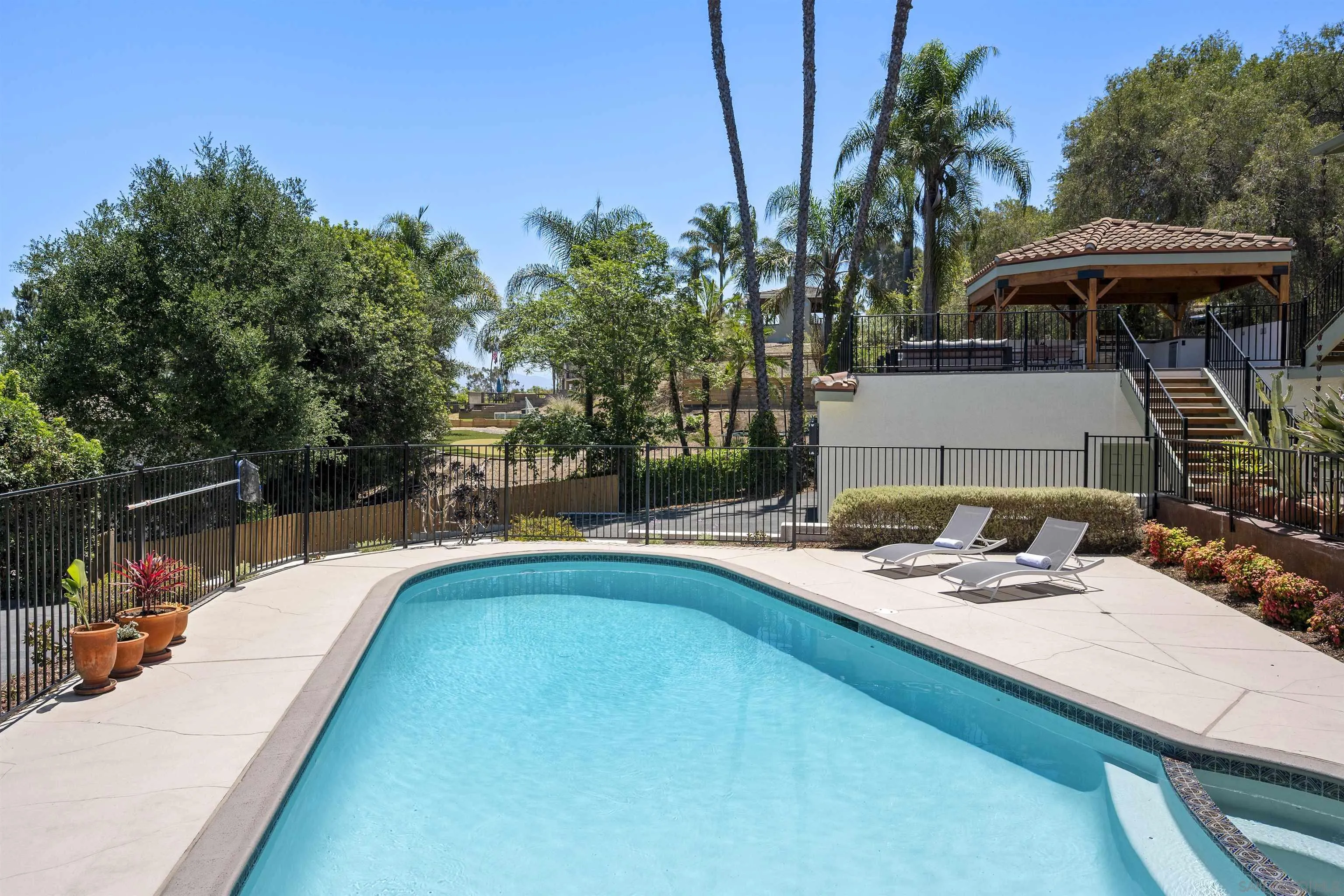 https://cdn.realtyfeed.com/cdn/127/260014179/736d83c7e05ba897581e45cd0892b3fb.webp