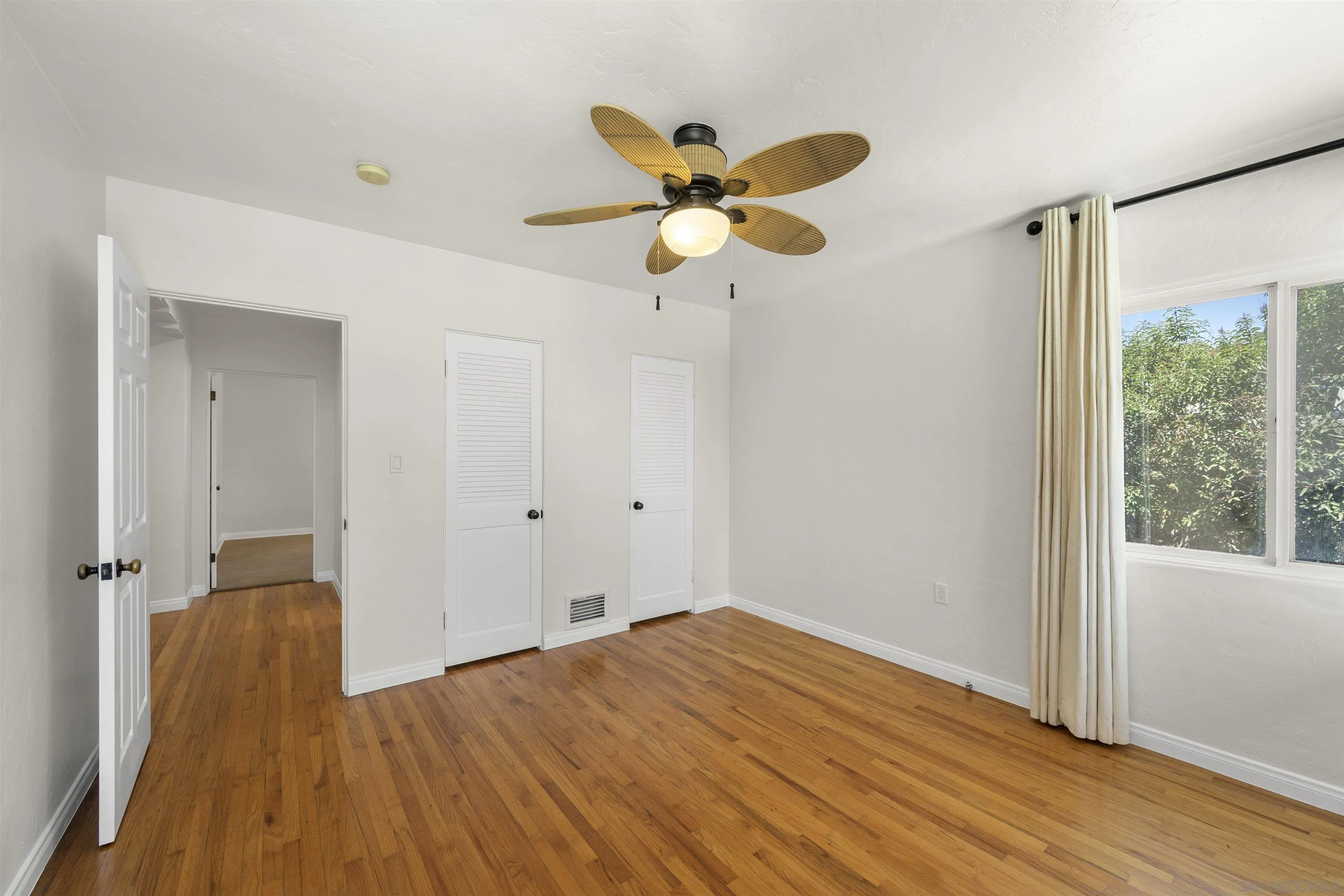 https://cdn.realtyfeed.com/cdn/127/260014179/7cbb53c4ee89d9a0c63ab1fc56ab7a74.webp