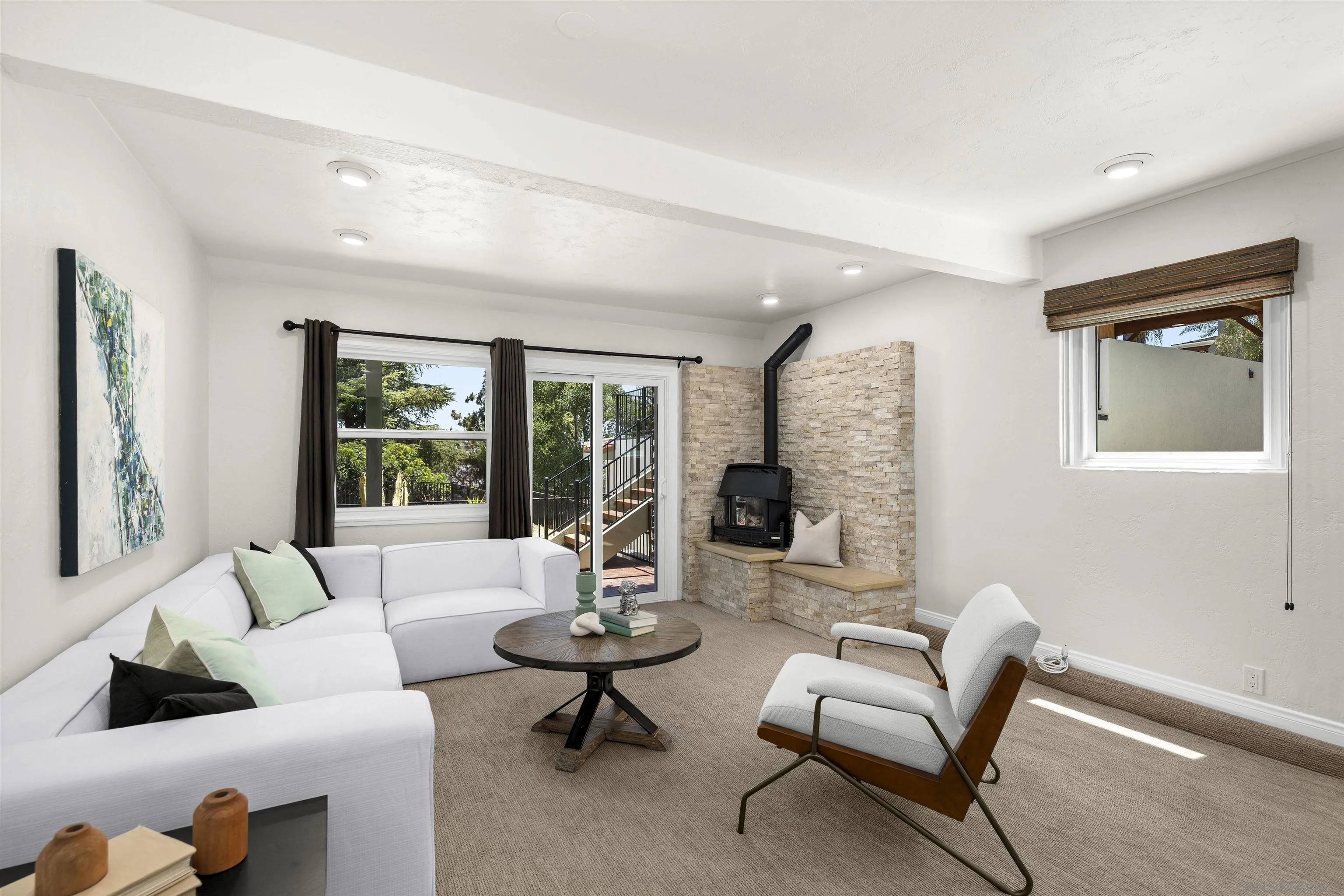 https://cdn.realtyfeed.com/cdn/127/260014179/b924dc71f92840aeb7133841367b8828.webp