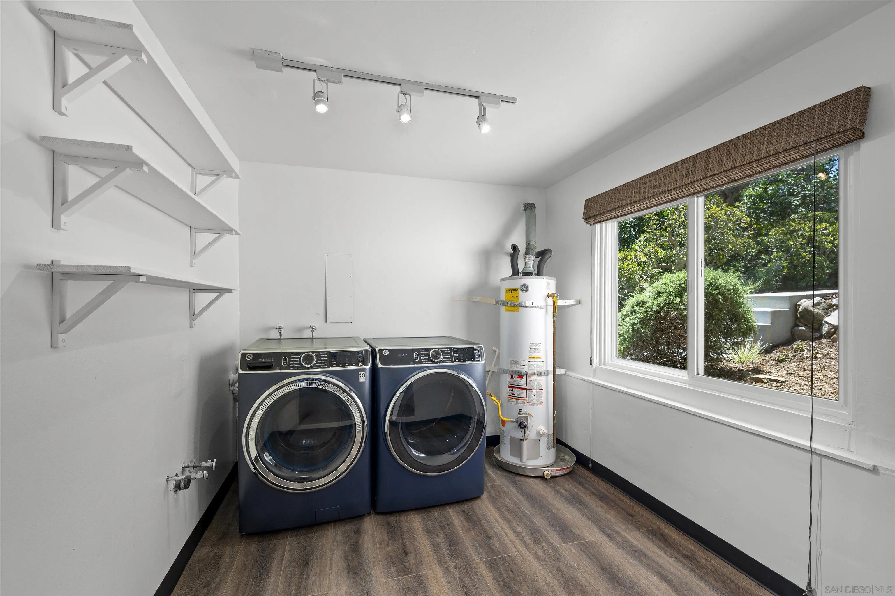 https://cdn.realtyfeed.com/cdn/127/260014179/f4c98465df8a53e3de147d2fe60c7994.webp