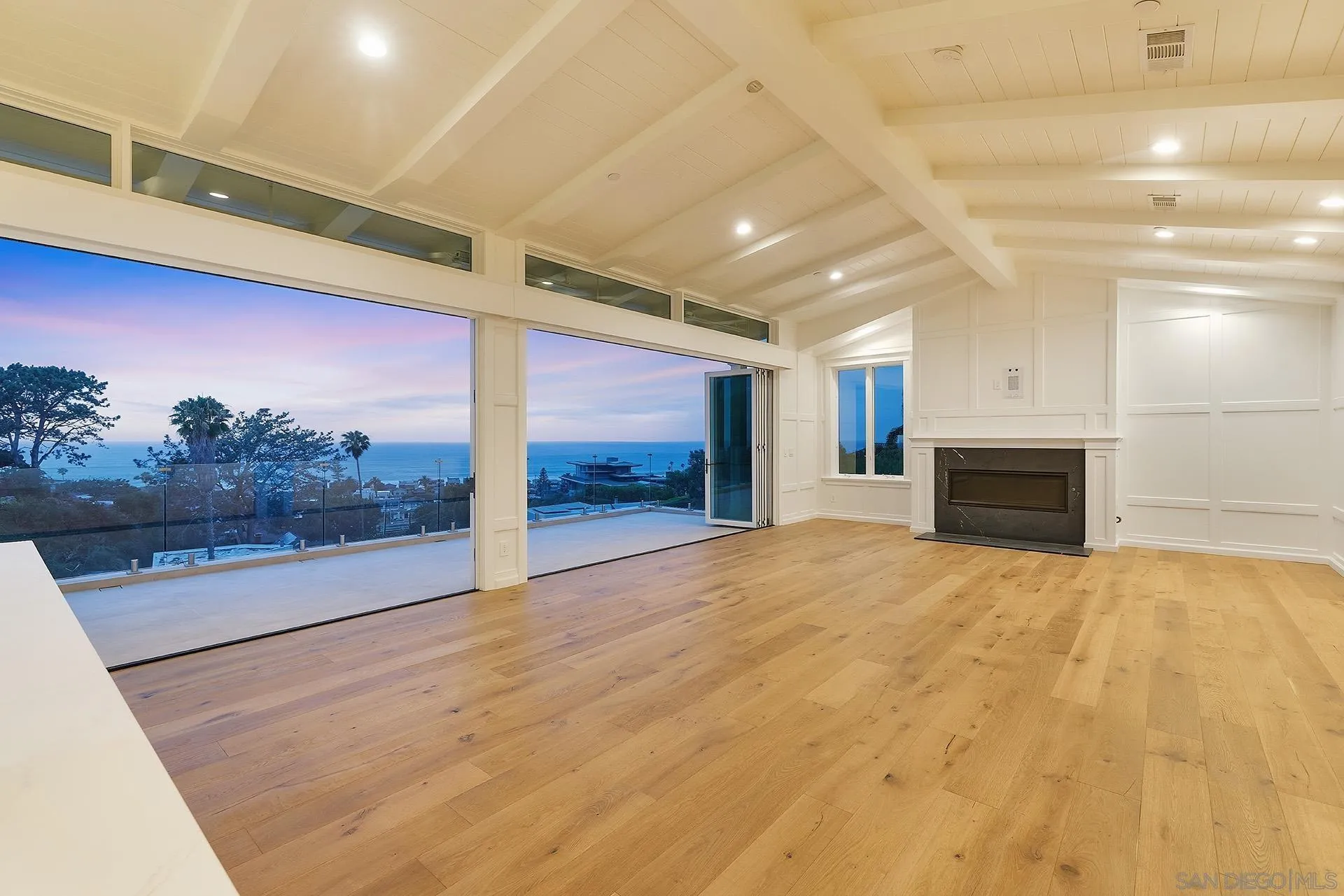 https://cdn.realtyfeed.com/cdn/127/260014180/235908791746f02037046df2342ebbbe.webp