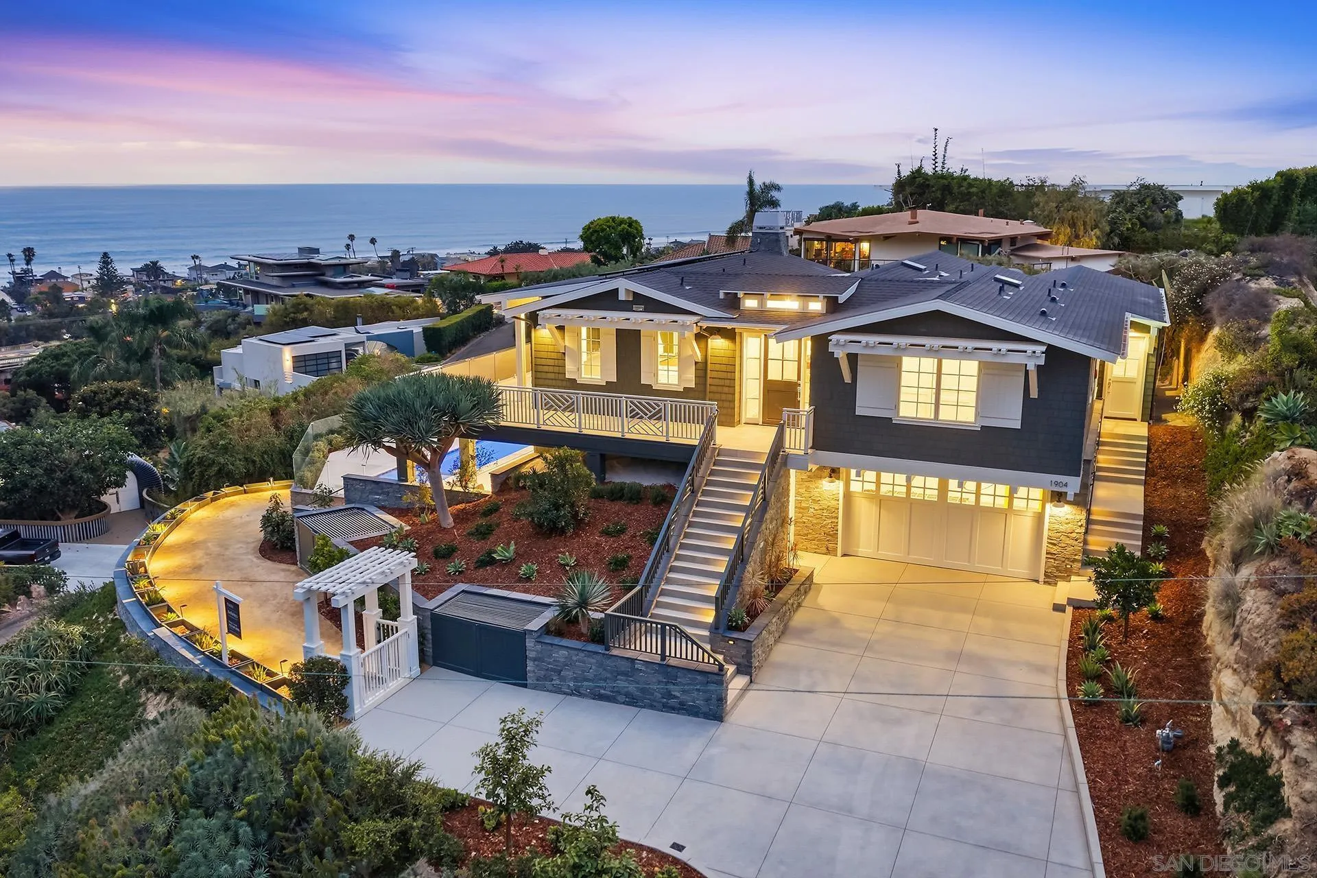 https://cdn.realtyfeed.com/cdn/127/260014180/4d5348d2212632a195fcab99d764a392.webp